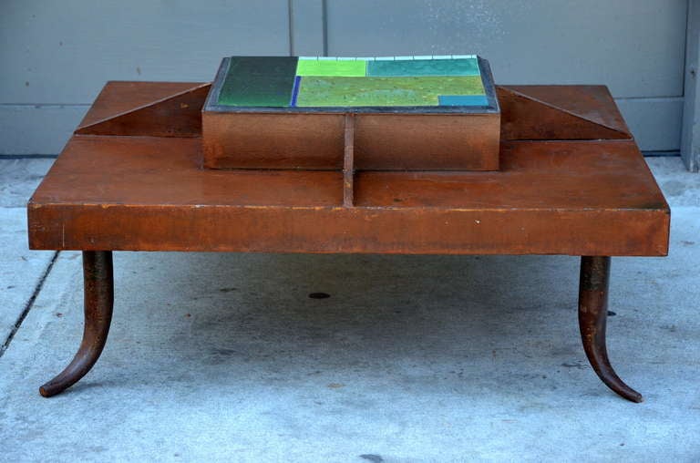 Américain Table basse unique en son genre en acier patiné et carreaux, de type Studio Art en vente