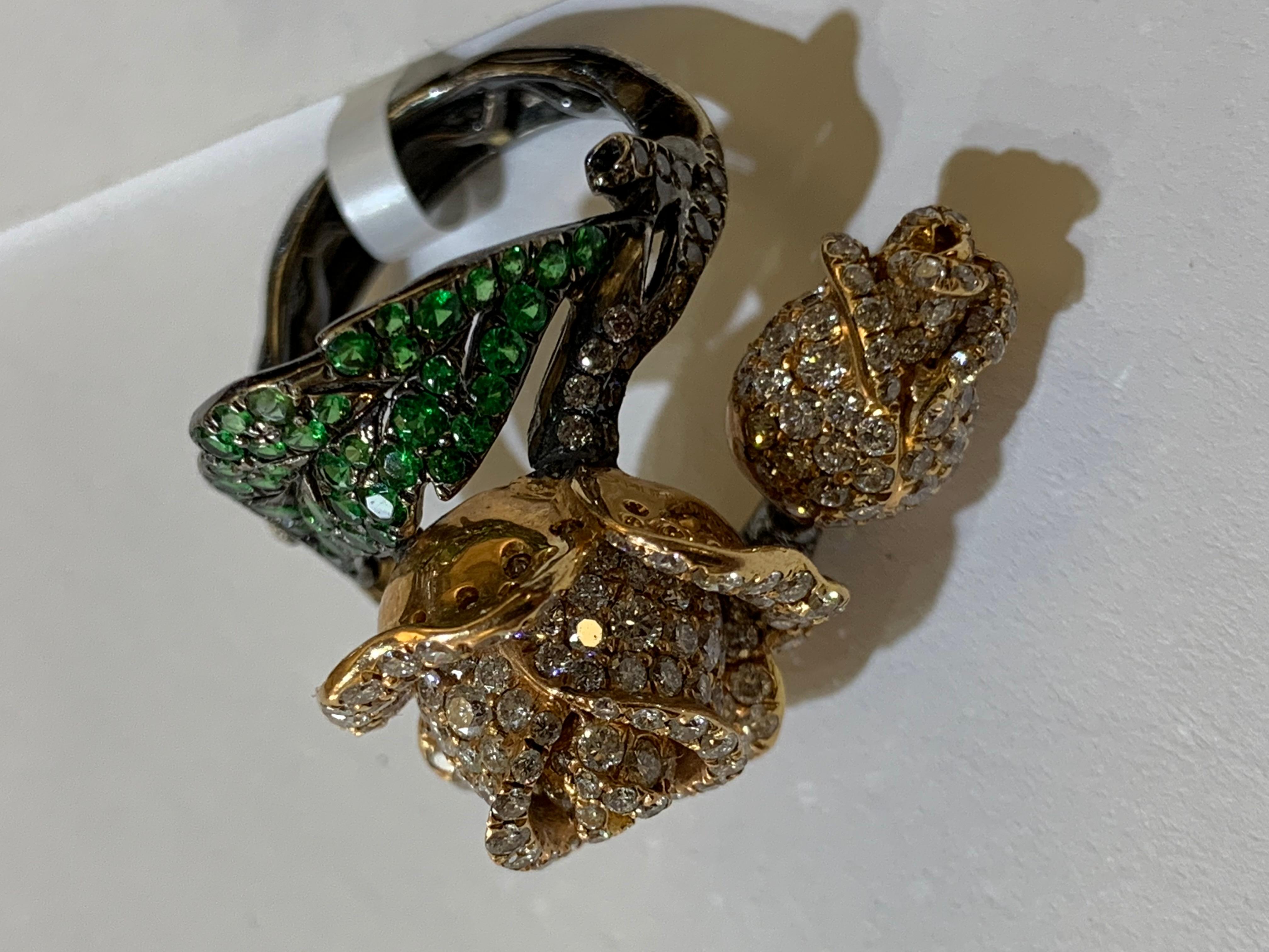 Taille mixte Bague unique en or 18k avec diamant pavé et rose en vente