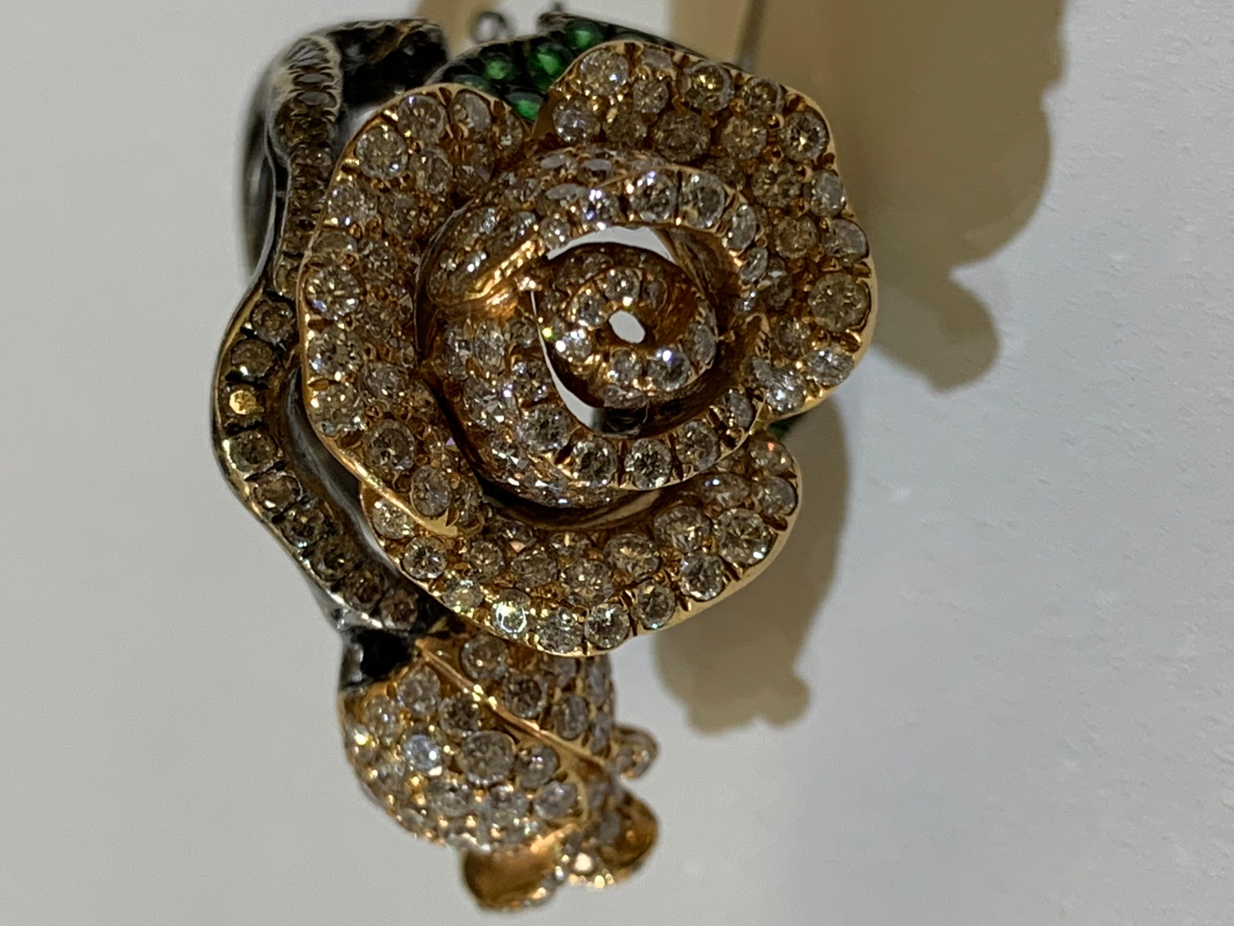 One of a Kind Pave Diamond Rose Ring Made in 18k Gold In New Condition For Sale In New York, NY