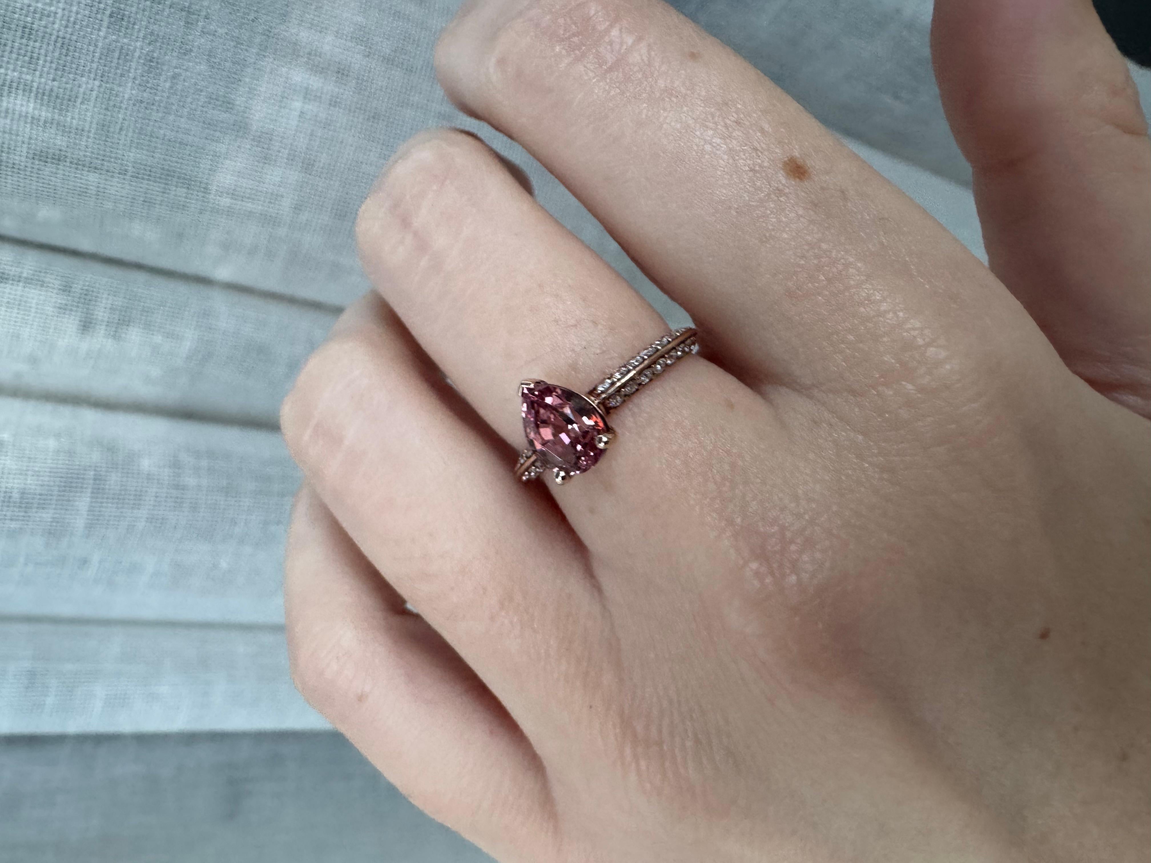 One-of-a-Kind Pear Pink Garnet & Diamond 18K Rose Gold Ring In New Condition For Sale In Los Angeles, US