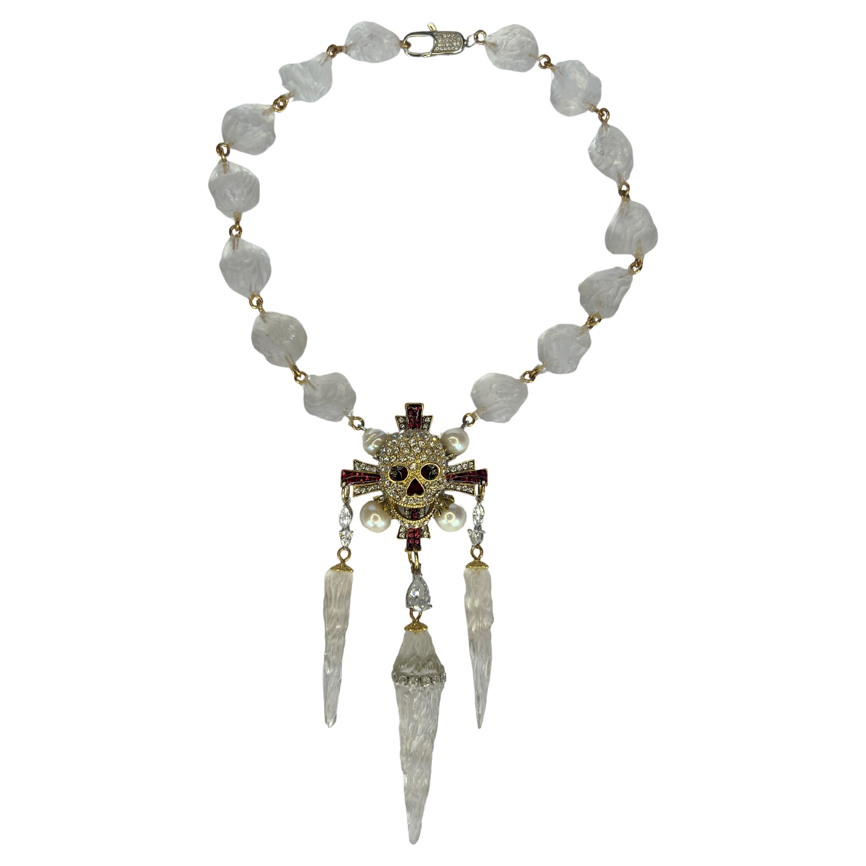 Collana con teschio di perle, smalto e cristalli Swarovski unica nel suo genere in vendita
