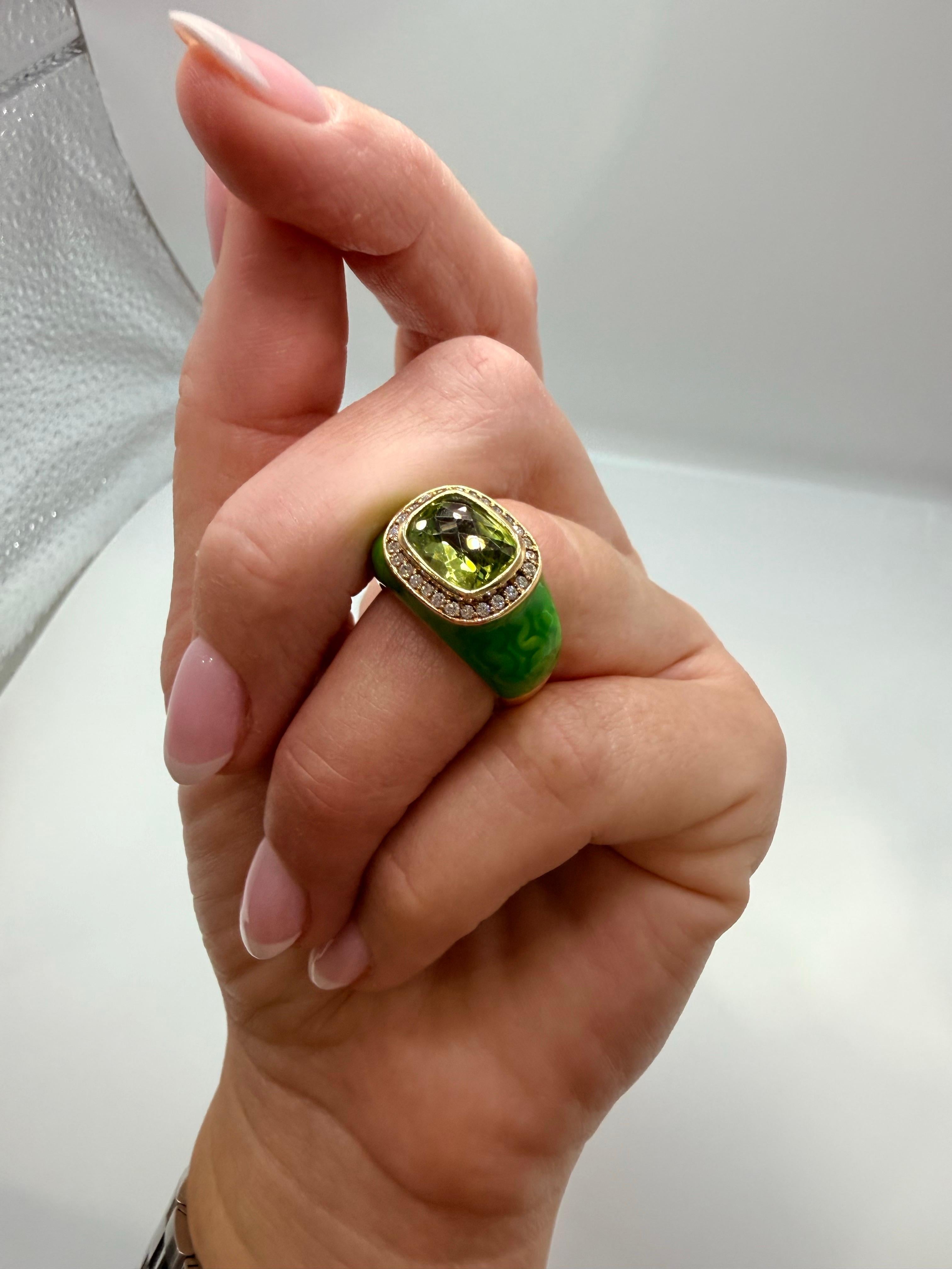 Einzigartiger Peridot & Diamant-Emaille-Ring 18KT im Angebot 6