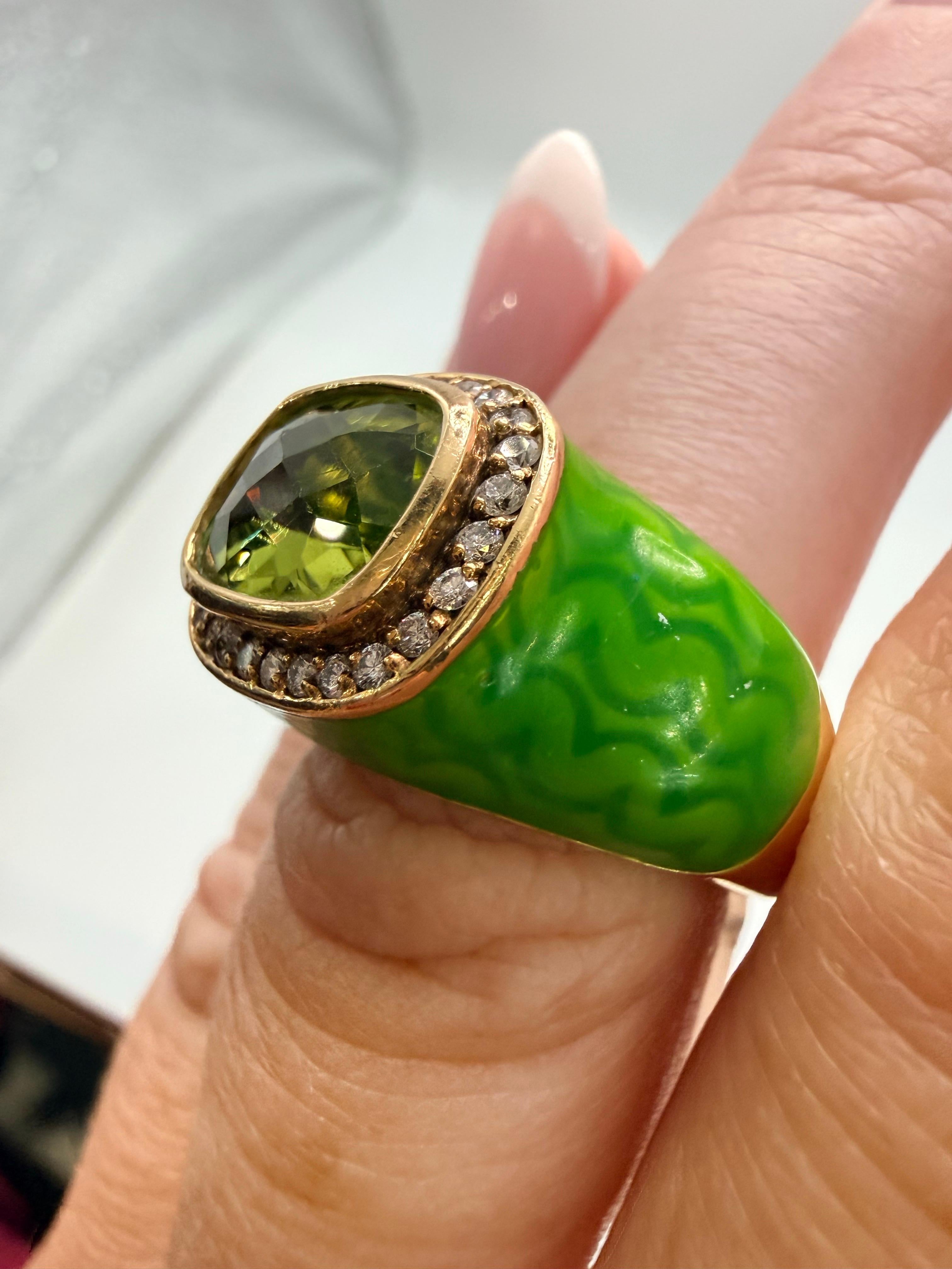 Einzigartiger Peridot & Diamant-Emaille-Ring 18KT im Angebot 1