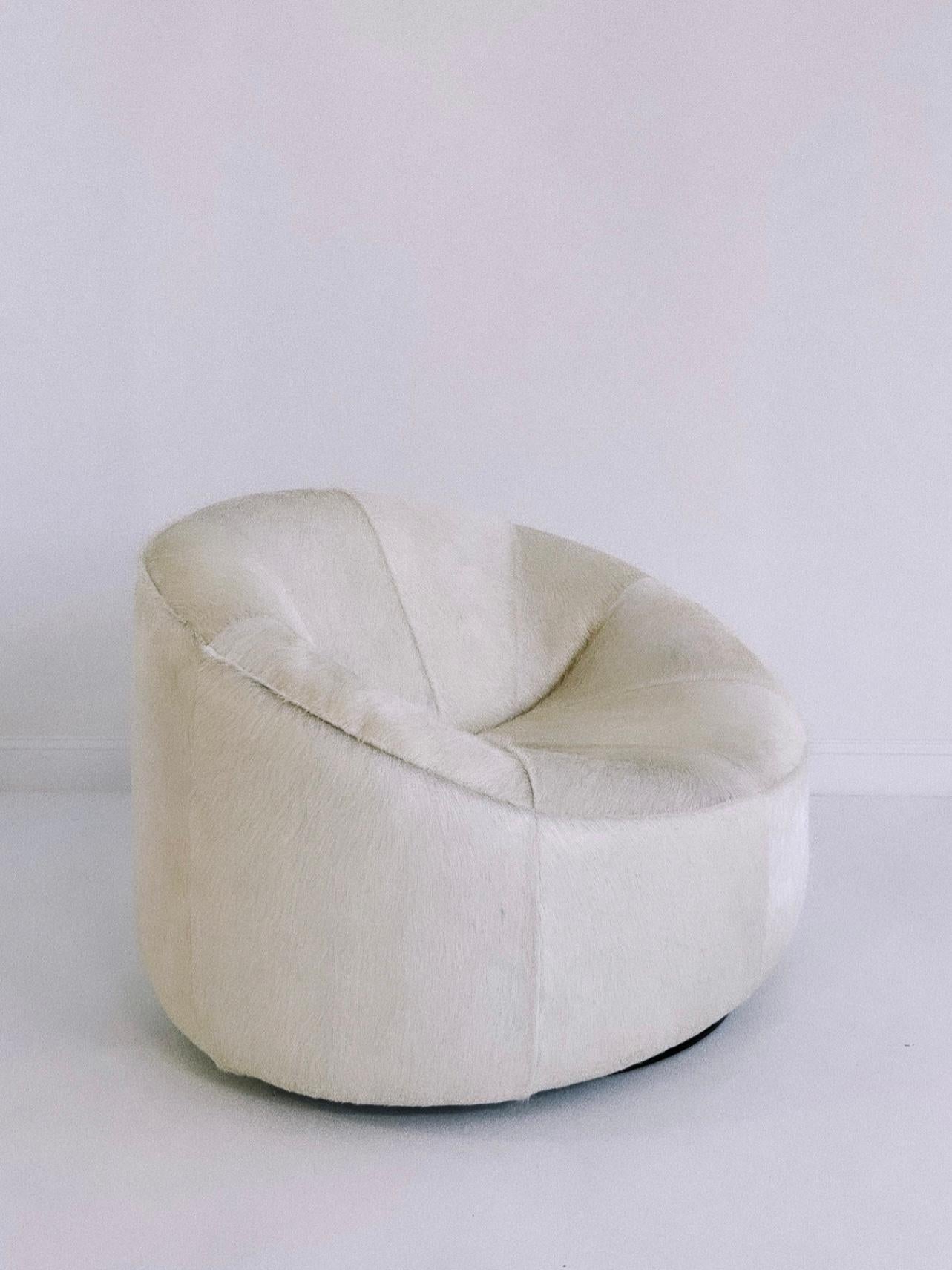 One-of-a-Kind Pierre Paulin Pumpkin Armchair and Ottoman in Brazilian Cowhide 5