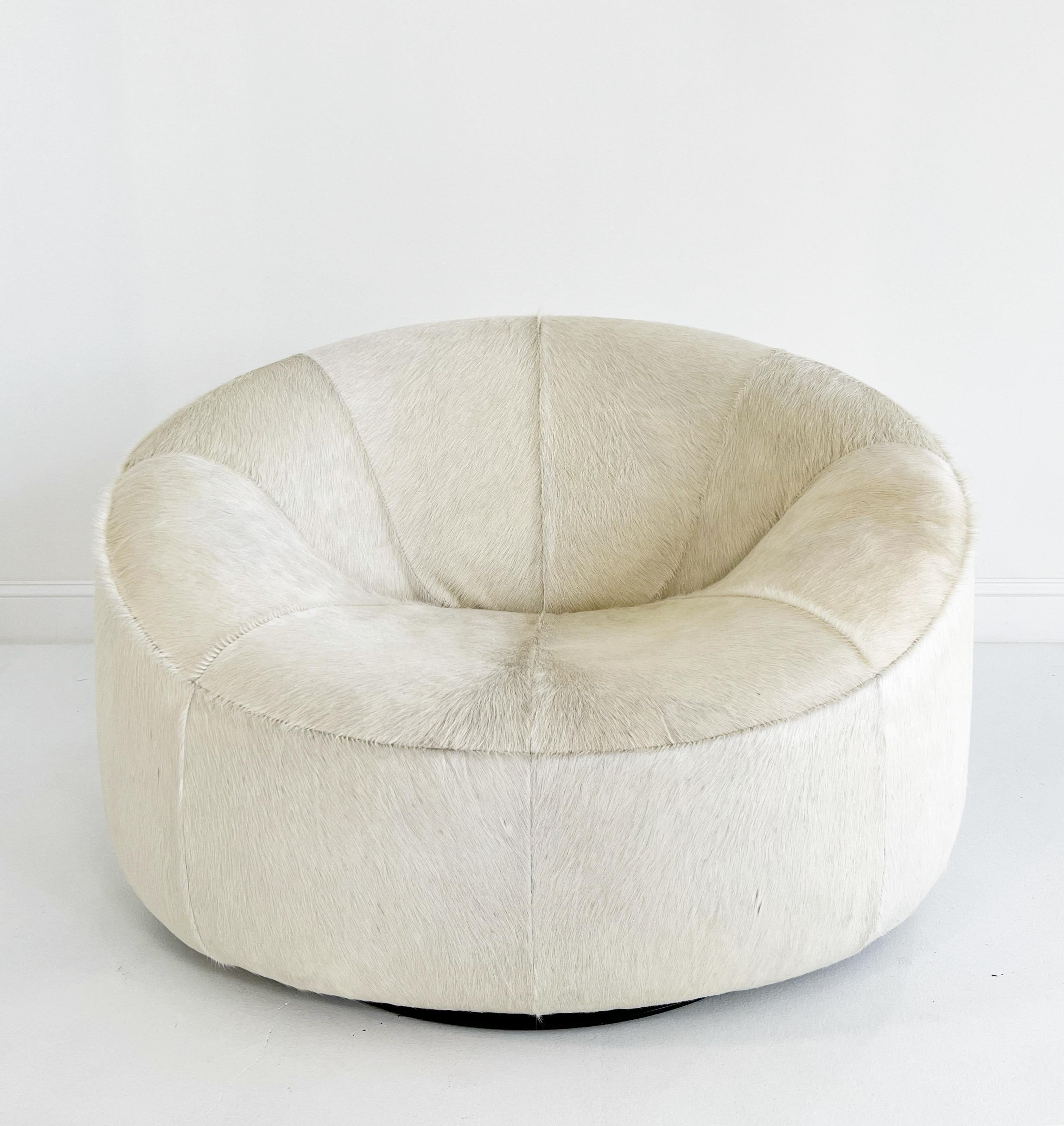 One-of-a-Kind Pierre Paulin Pumpkin Armchair and Ottoman in Brazilian Cowhide 6