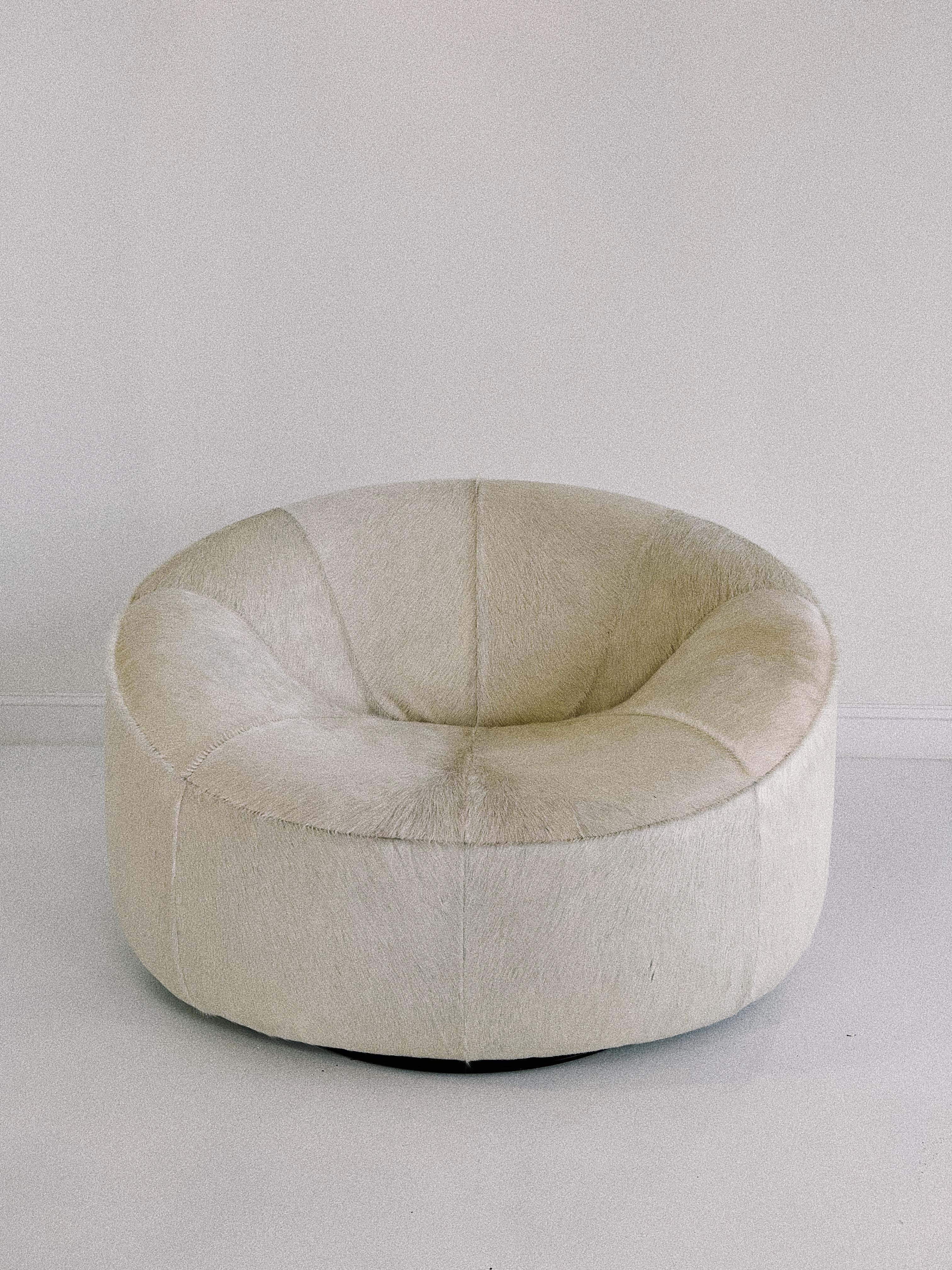 One-of-a-Kind Pierre Paulin Pumpkin Armchair and Ottoman in Brazilian Cowhide 8