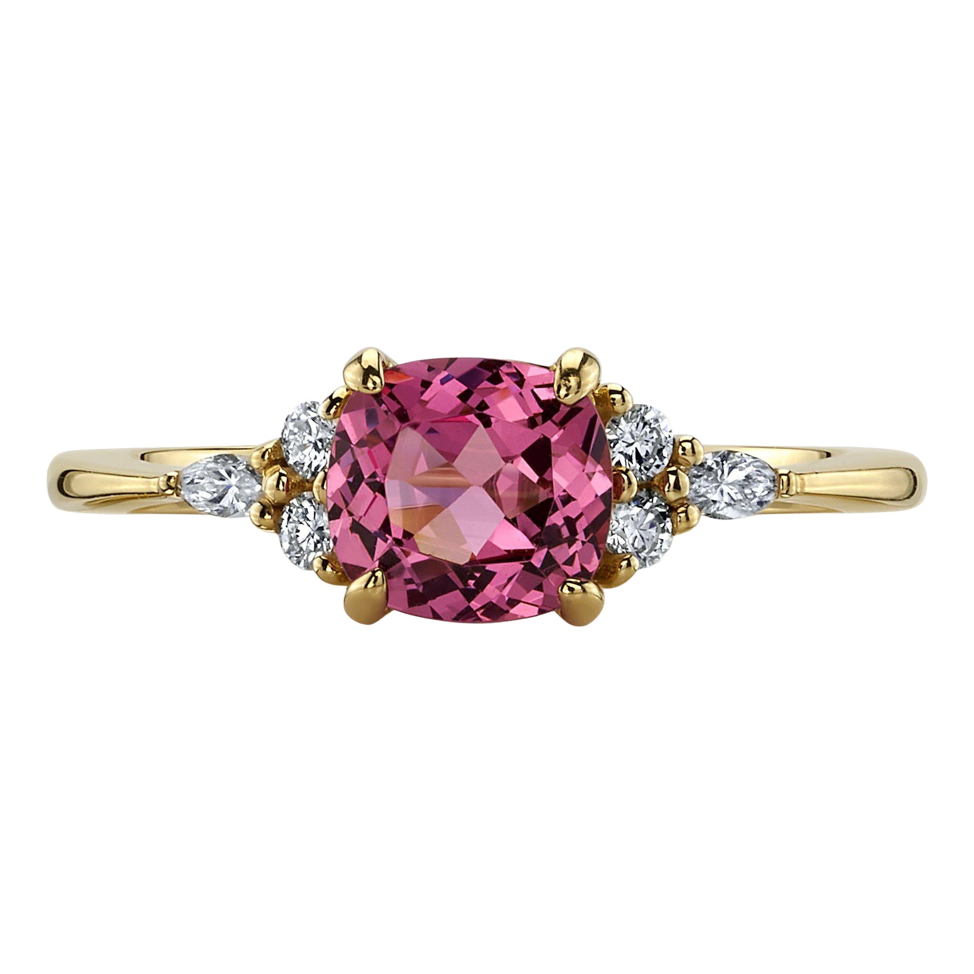 One-of-a-Kind Pink Spinel 
Diamond 18K Yellow Gold Ring en venta