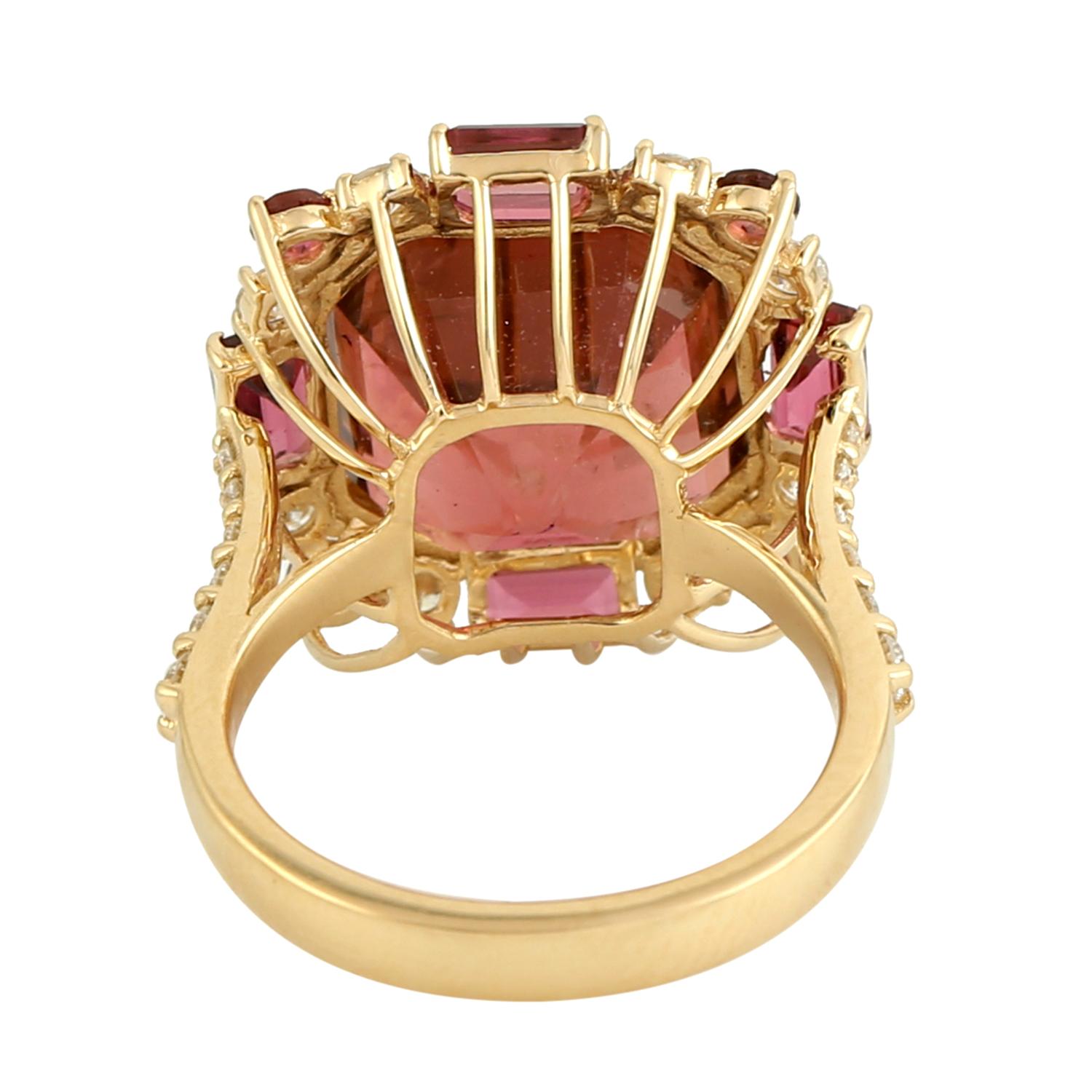 One Of A Kind Pink Tourmaline Cocktail Ring With Diamonds Made In 18k Gold (Art déco) im Angebot