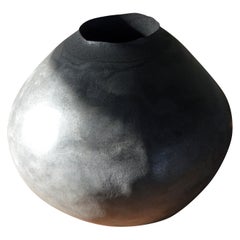 Vase Pogge unique en son genre en ciment pigmenté par Studio Noon