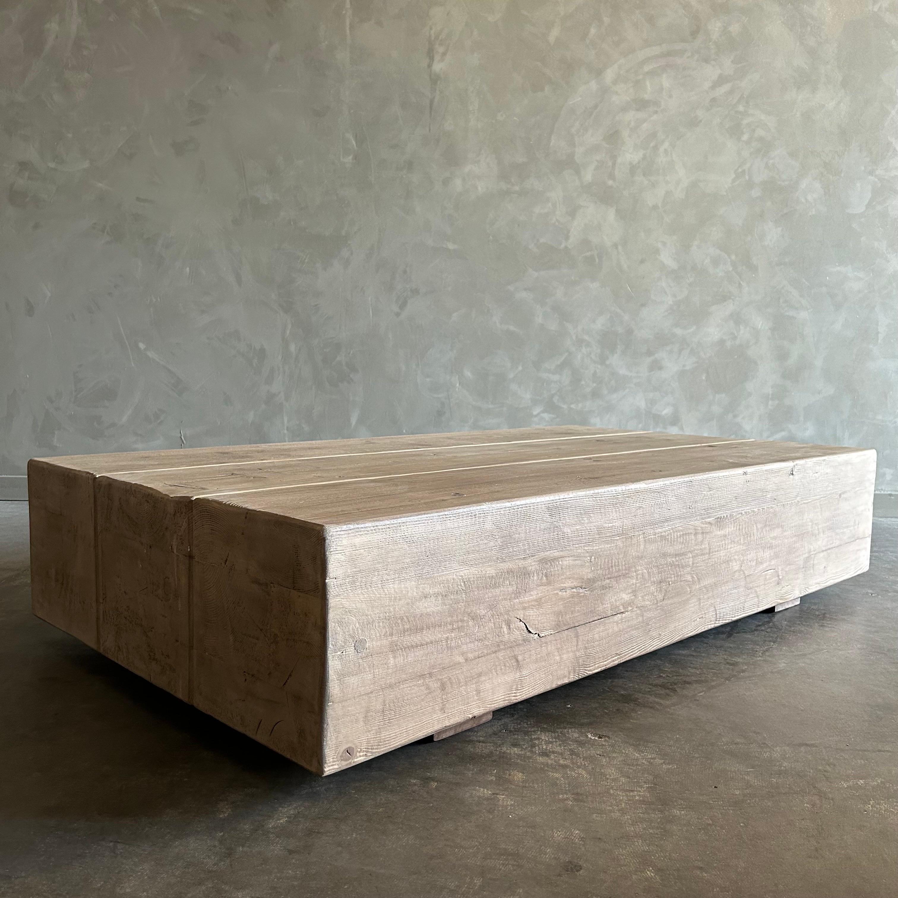 Table basse en bois d'orme récupéré, unique en son genre  en vente 6