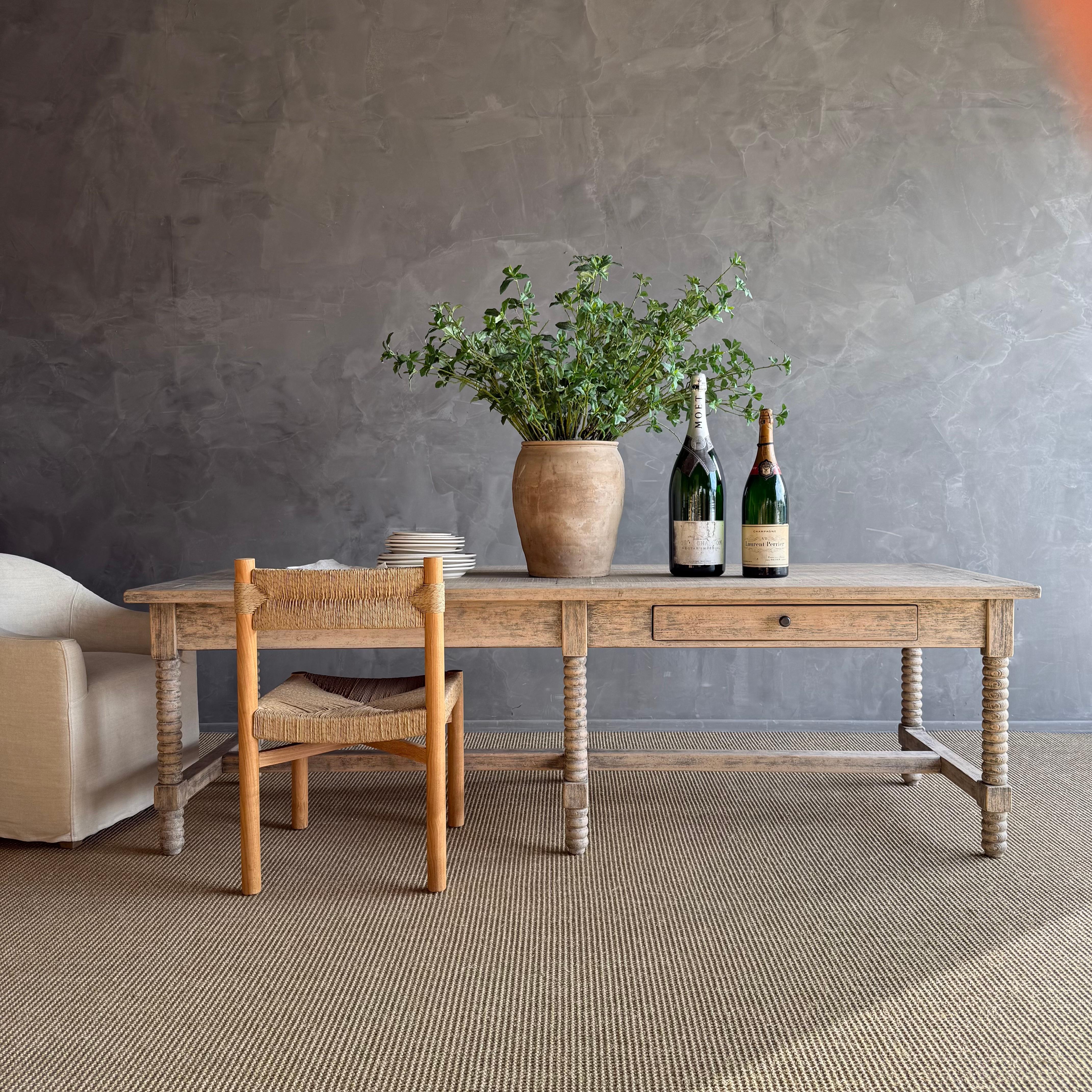 Table de travail ou de salle à manger récupérée, unique en son genre, avec pieds tournés et tiroirs fonctionnels en vente 5