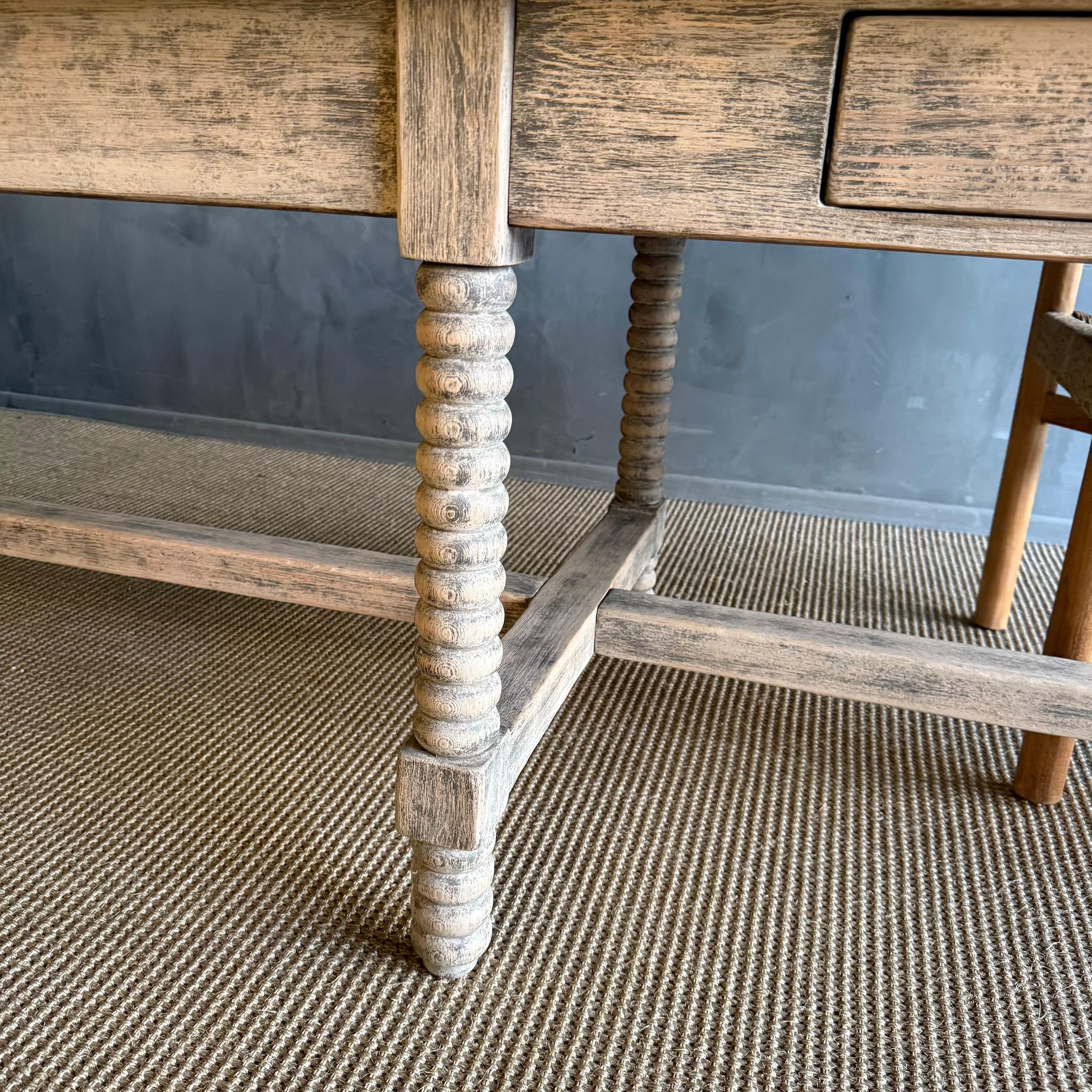 Table de travail ou de salle à manger récupérée, unique en son genre, avec pieds tournés et tiroirs fonctionnels en vente 14