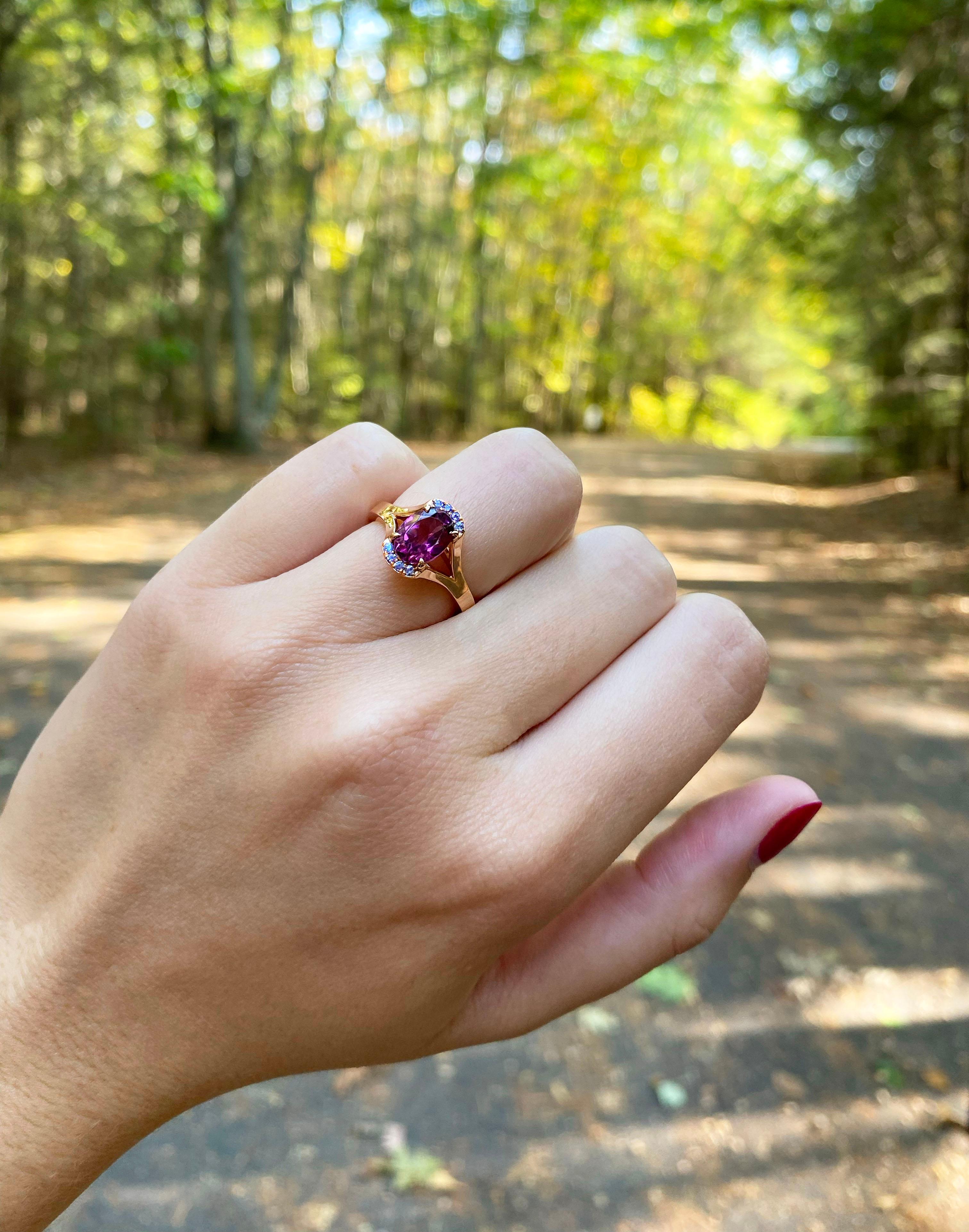 Anello unico in oro rosa 18 carati con granato di rodolite e tanzanite In condizioni Nuovo in vendita a Los Angeles, US