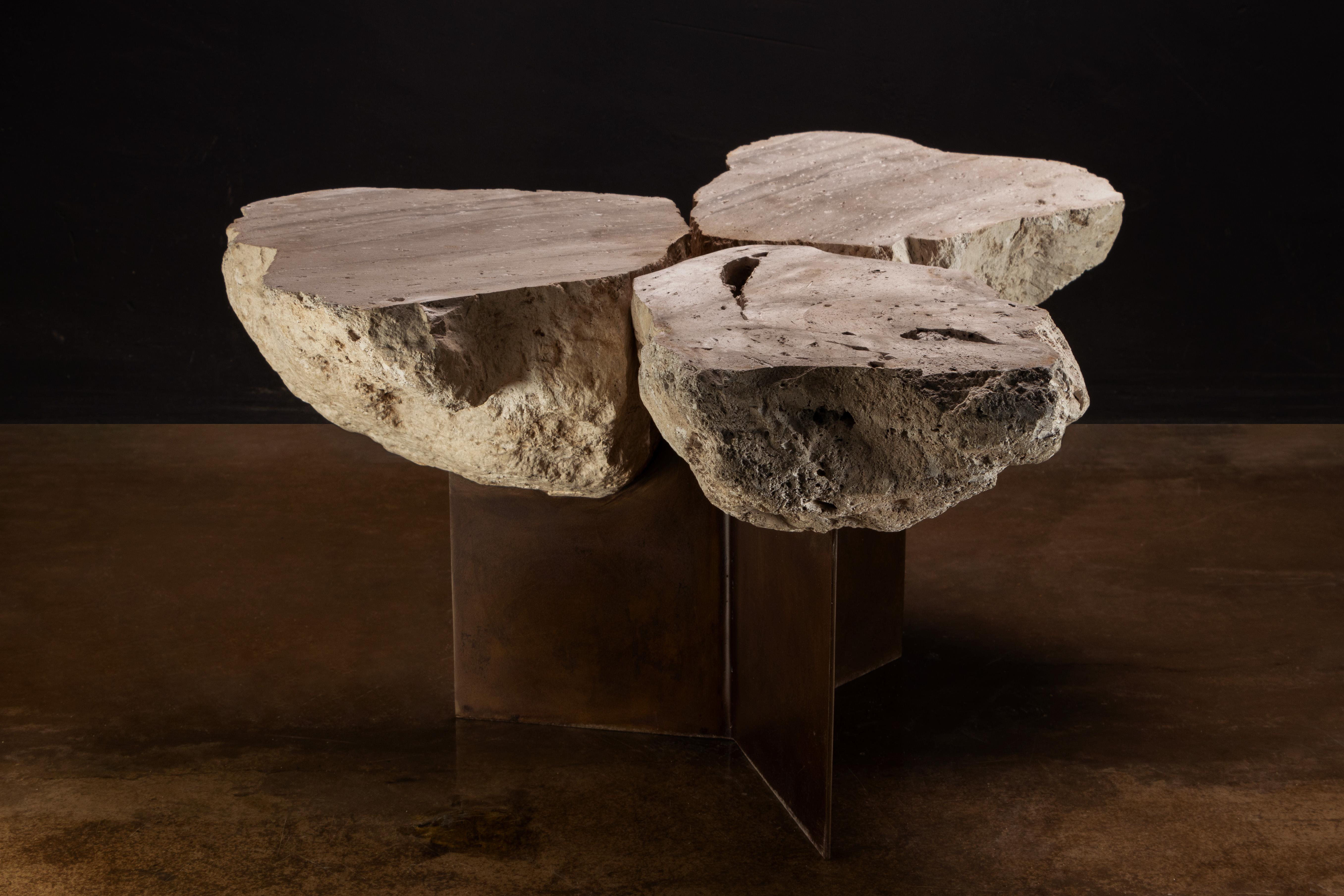 Taburete único de piedra volcánica y acero de Costantini, Fortezza Siglo XXI y contemporáneo en venta