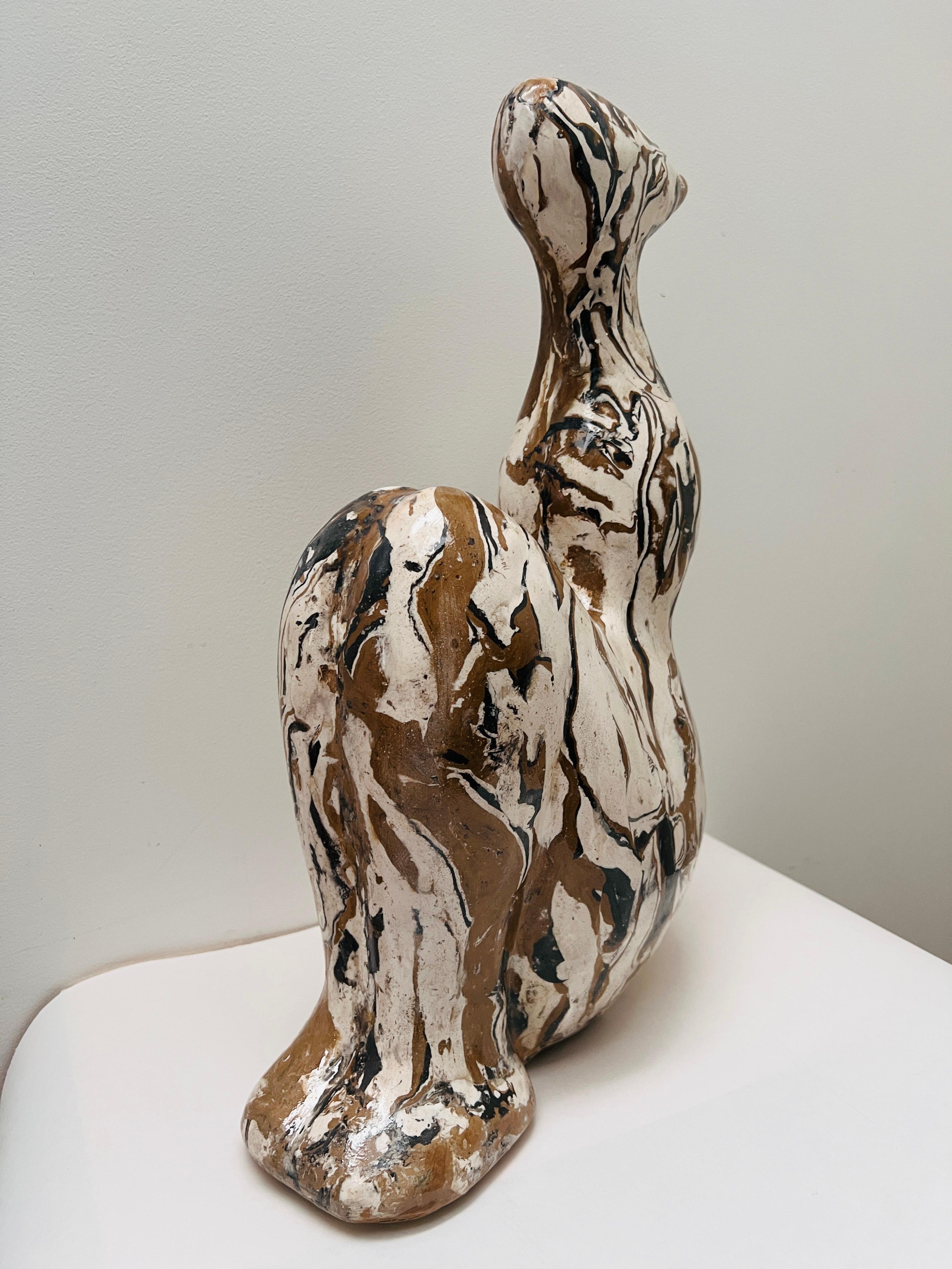 Escultura única de una mujer sentada, hecha a mano Moderno en venta