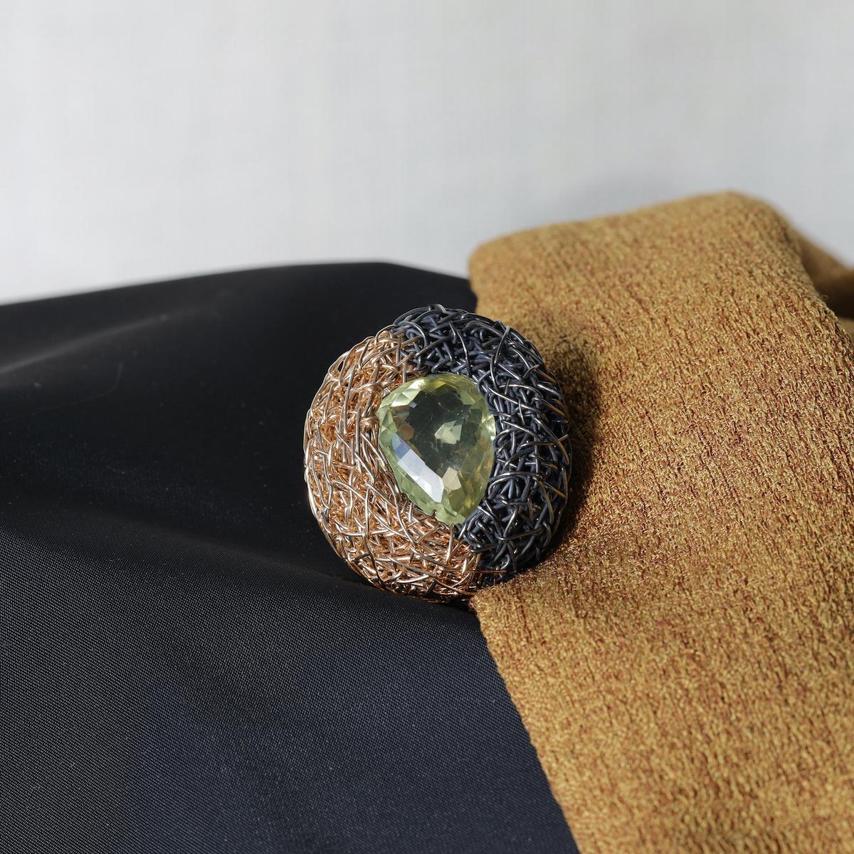 One-of-a-kind Statement Ring 14 K Yellow Gold Blackened Silver F. by the Artist In New Condition For Sale In Engelberg, CH