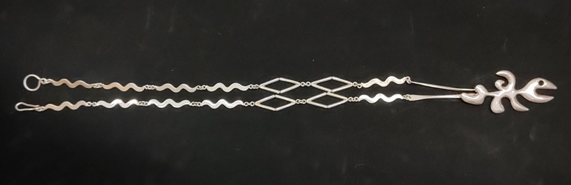 Einzigartige Sterling-Halskette, entworfen vom mexikanischen Künstler Alfredo Zalce  (Organische Moderne) im Angebot