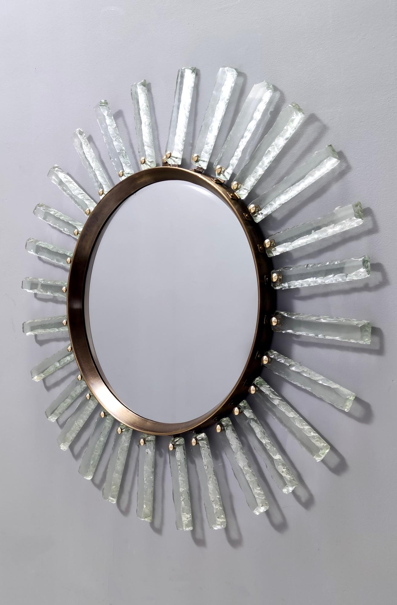 One-of-a-Kind Sun Shaped Hammered Glass and Brass Wall Mirror by Enzio Wenk In Excellent Condition For Sale In Bresso, Lombardy