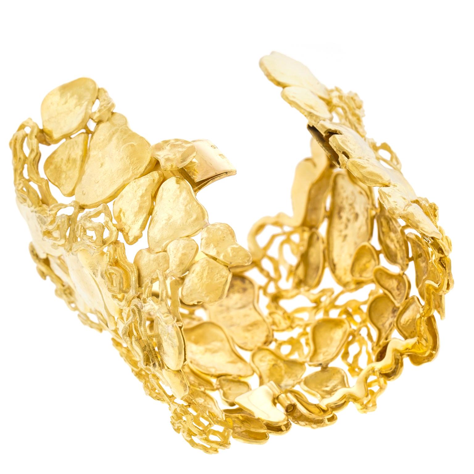 Modernes Schweizer Manschettenarmband aus Gold, Unikat im Angebot 4