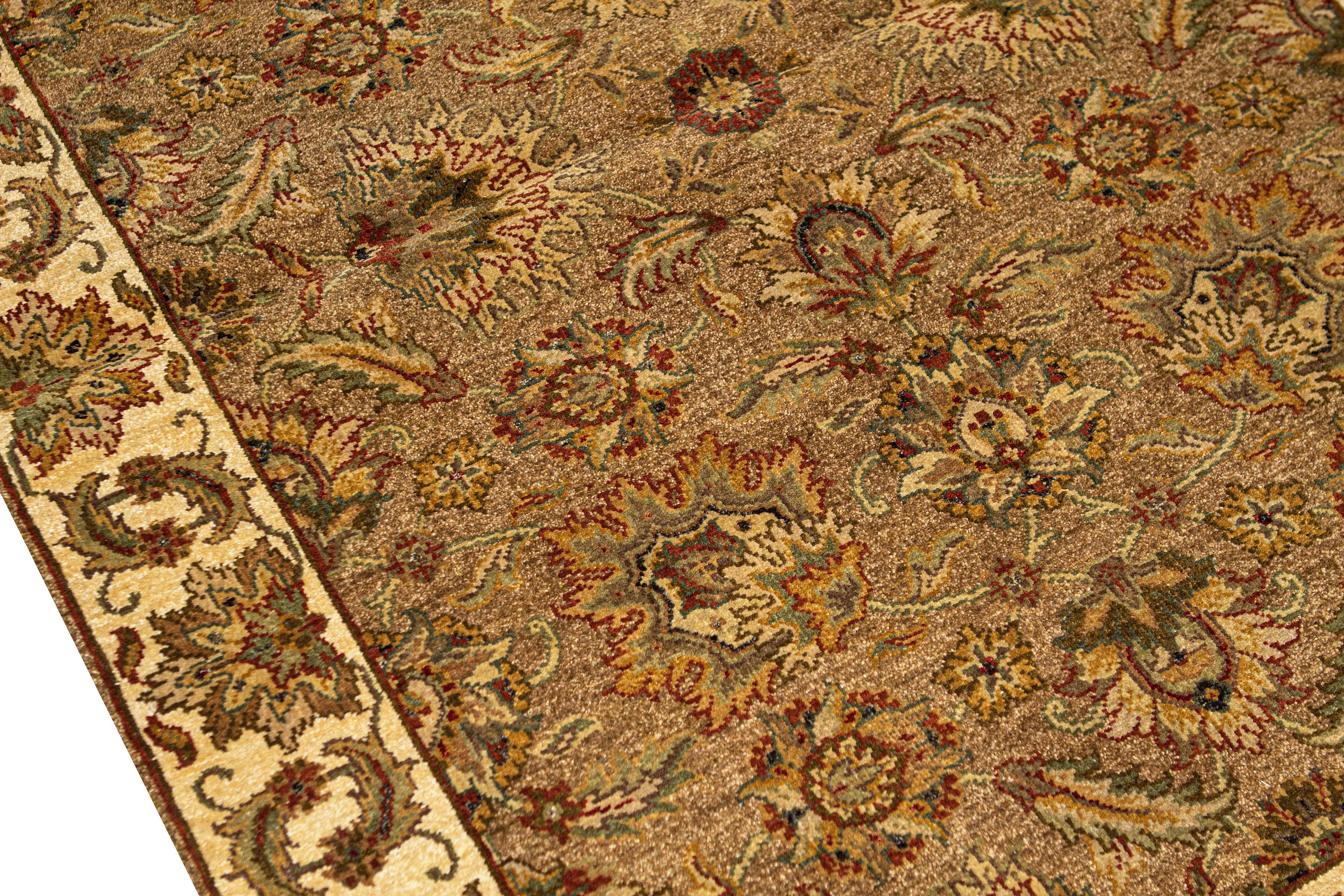 Traditioneller handgewebter luxuriöser brauner / elfenbeinfarbener Teppich 4''x5''11 (Tabriz) im Angebot