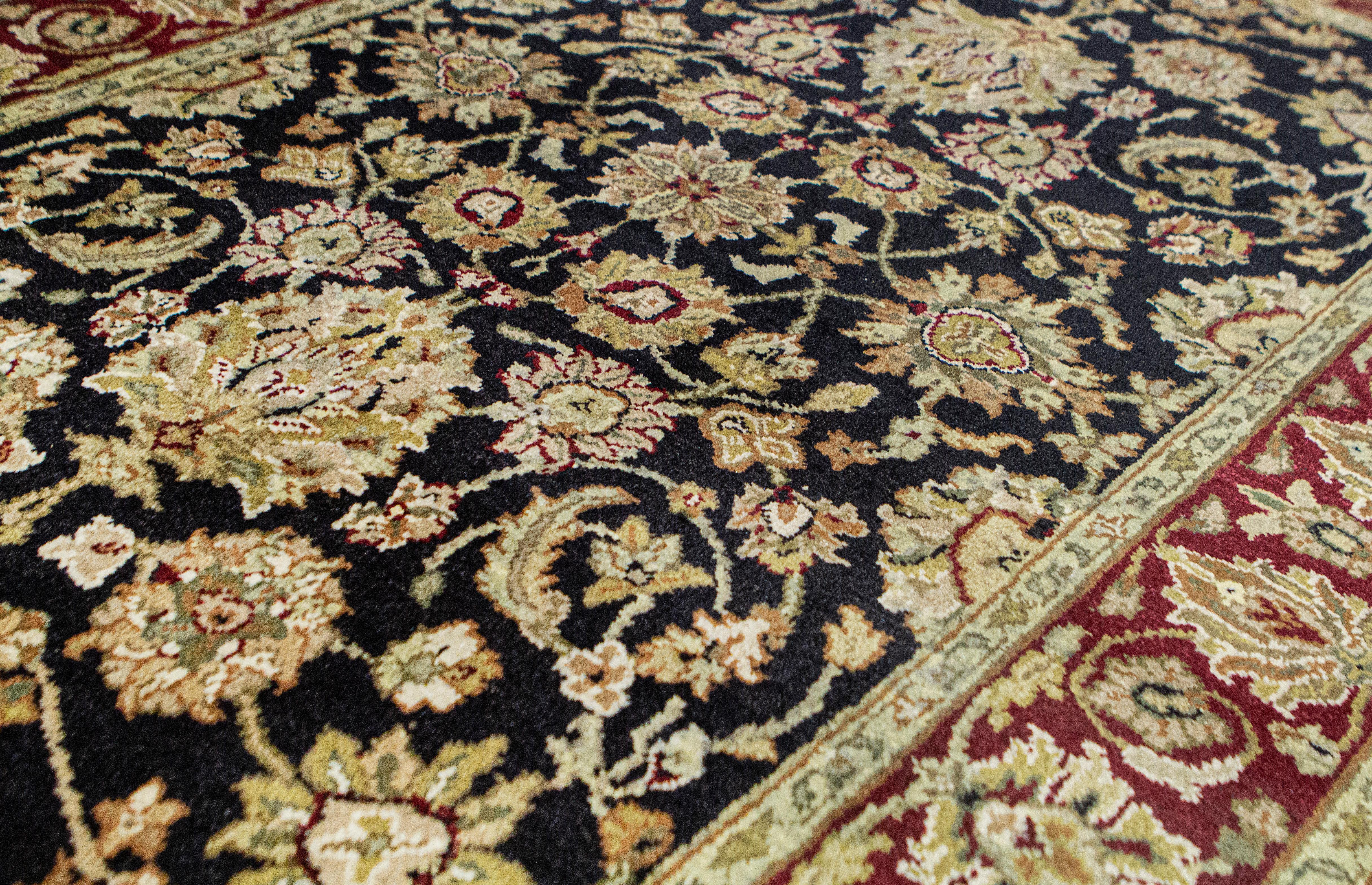 One of a Kind Traditional Handwoven Wool Area Rug In Excellent Condition For Sale In Secaucus, NJ