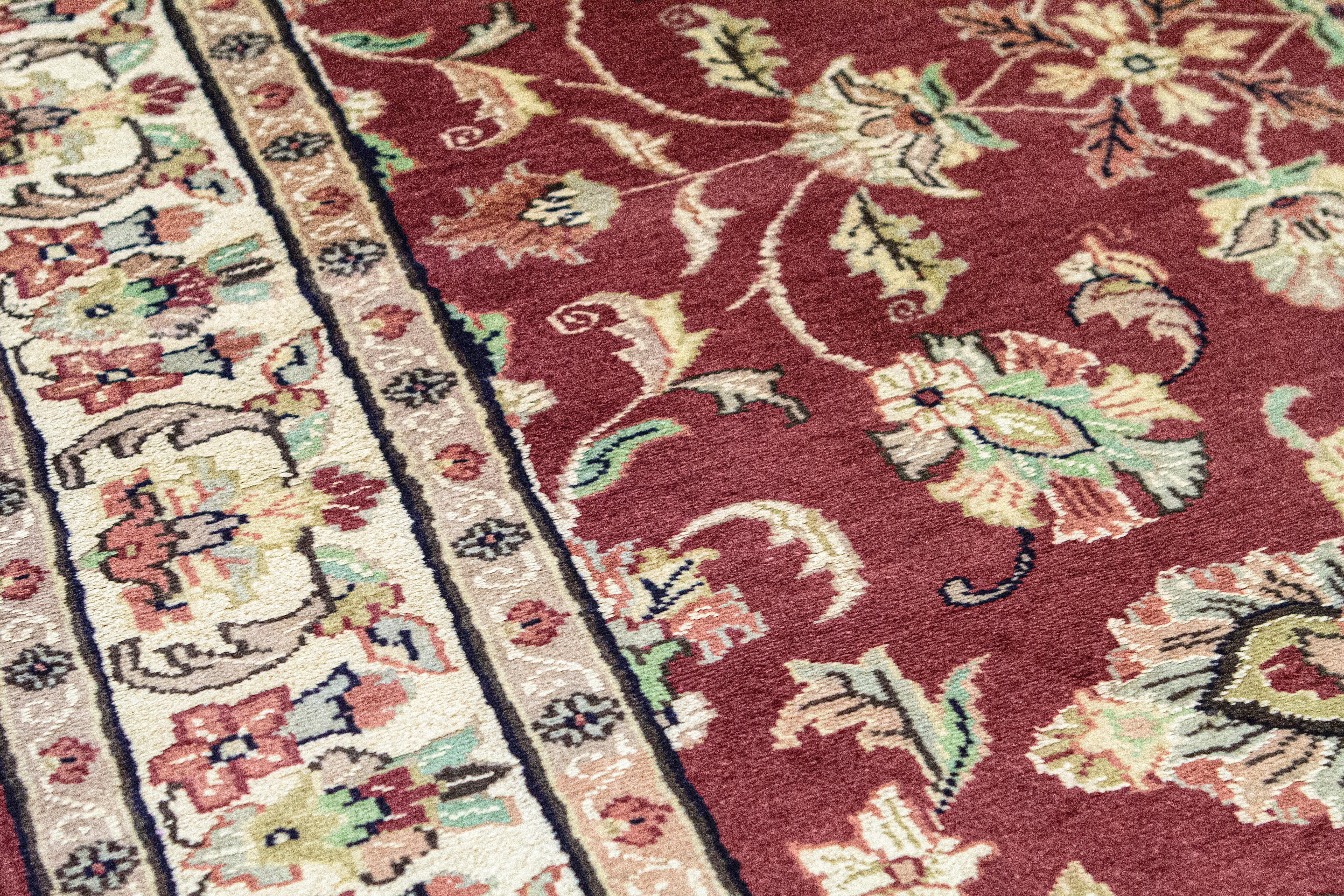 Hand Woven Luxury Kashan Rust / Ivory Area Rug In New Condition For Sale In Secaucus, NJ