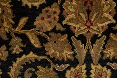 Traditional Handwoven Luxury Wool Black / Redarea Rug