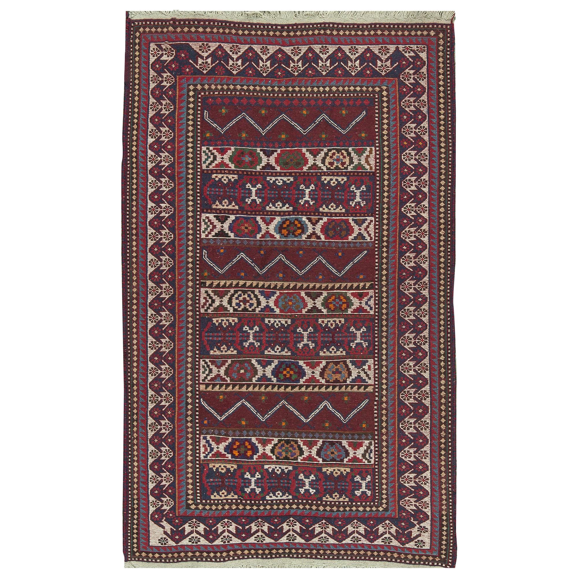 One-of-a-Kind Traditional Handwoven  Wool Area Rug 4’7" x 7’8”.
