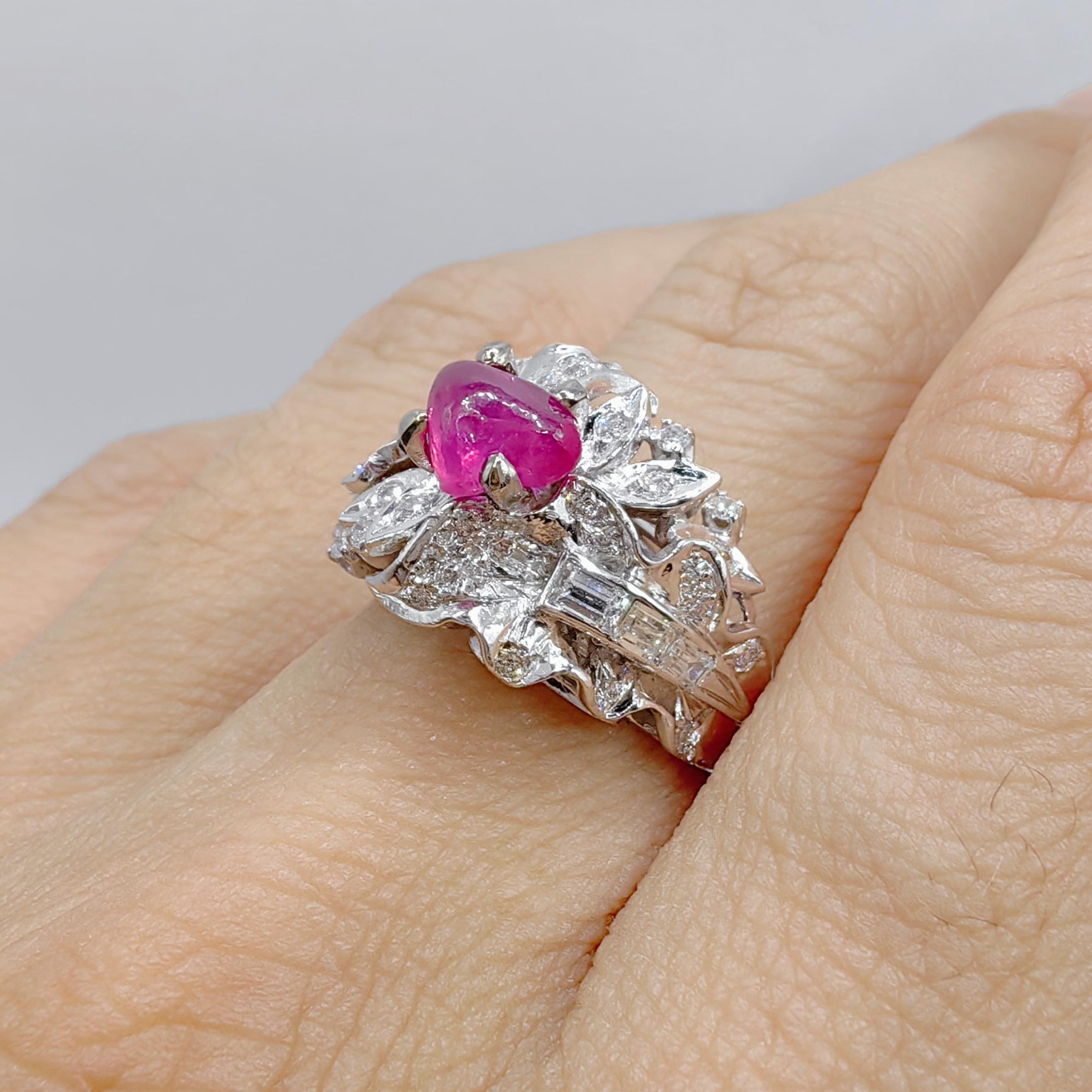 One-of-a-kind Vintage 1.52ct Freeform Ruby Edwardian Diamond Ring in Platinum For Sale 3