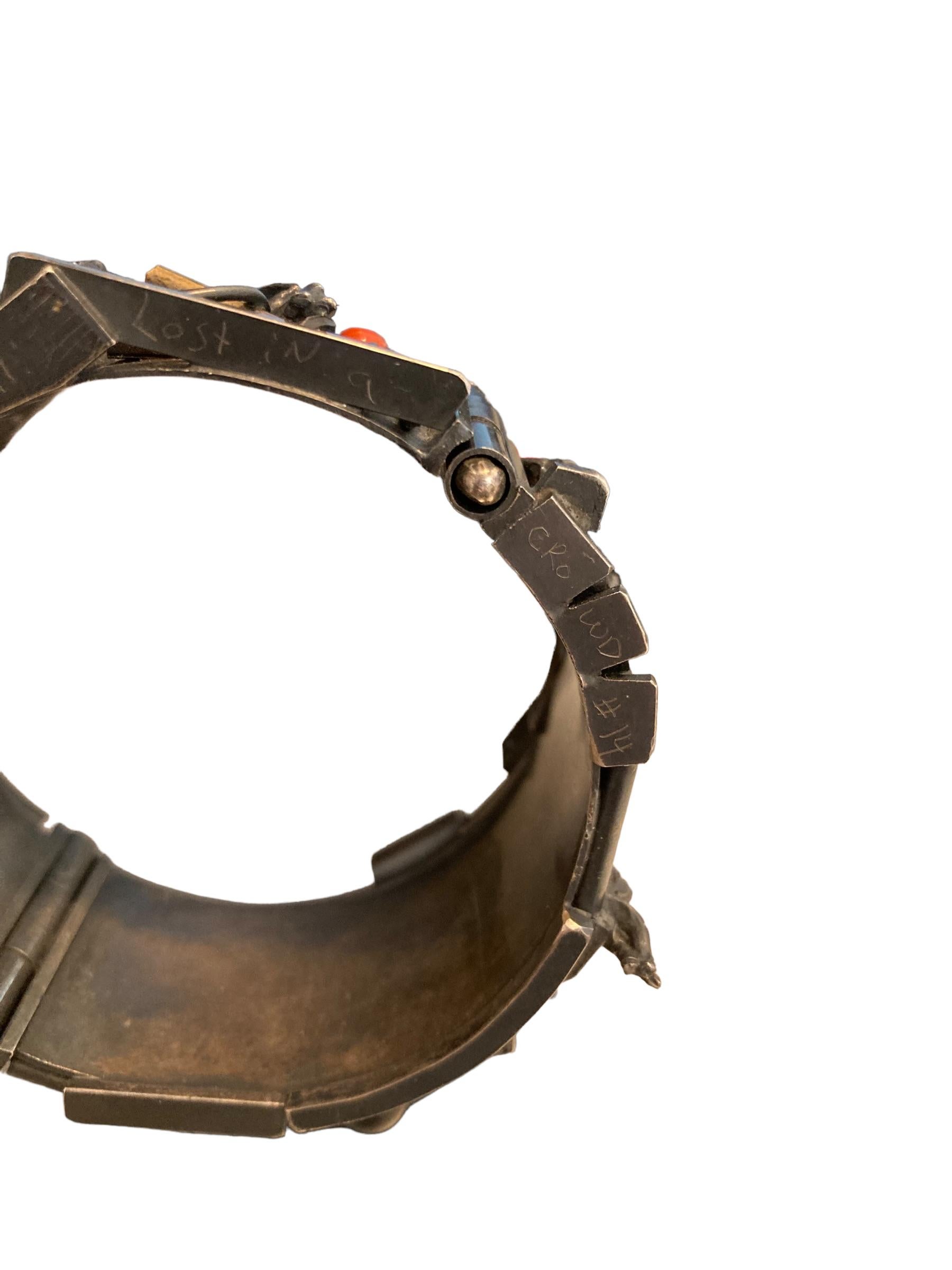 Bracciale vintage Mary Owen, unico nel suo genere, in sterline 18k, che racconta storie 9