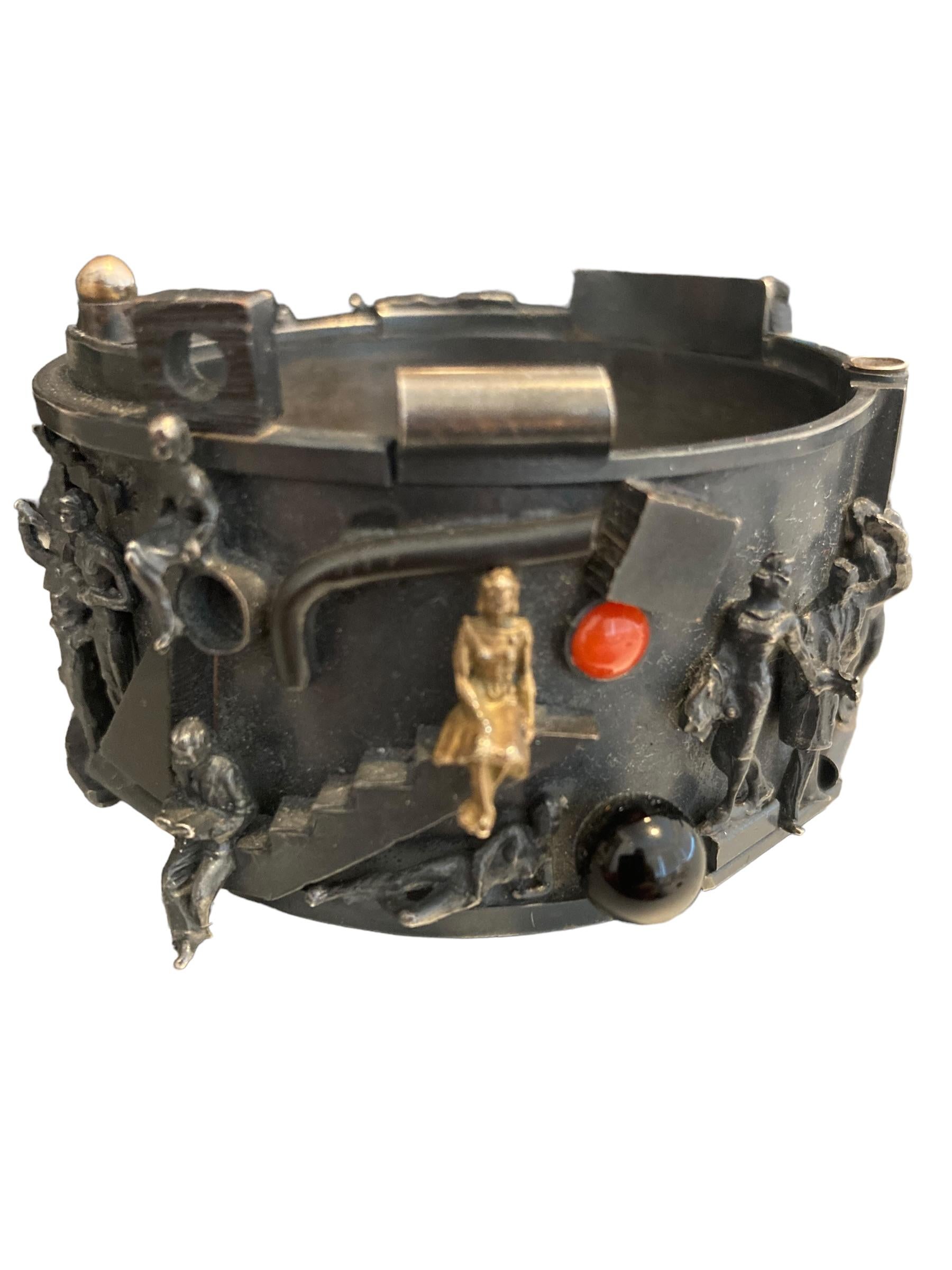 Bracciale vintage Mary Owen, unico nel suo genere, in sterline 18k, che racconta storie In condizioni buone a San Diego, CA