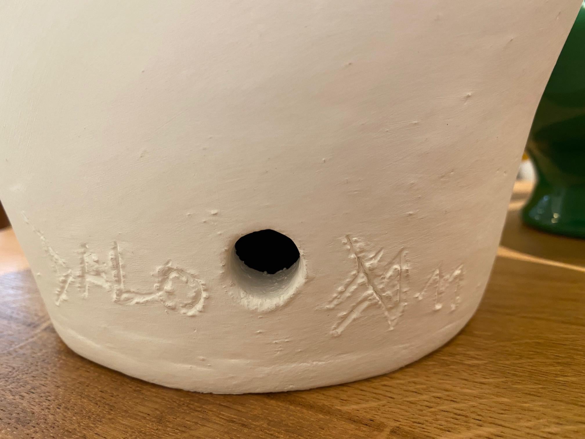 Escultura o base de lámpara única de cerámica blanca firmada por Dalo Cerámico en venta