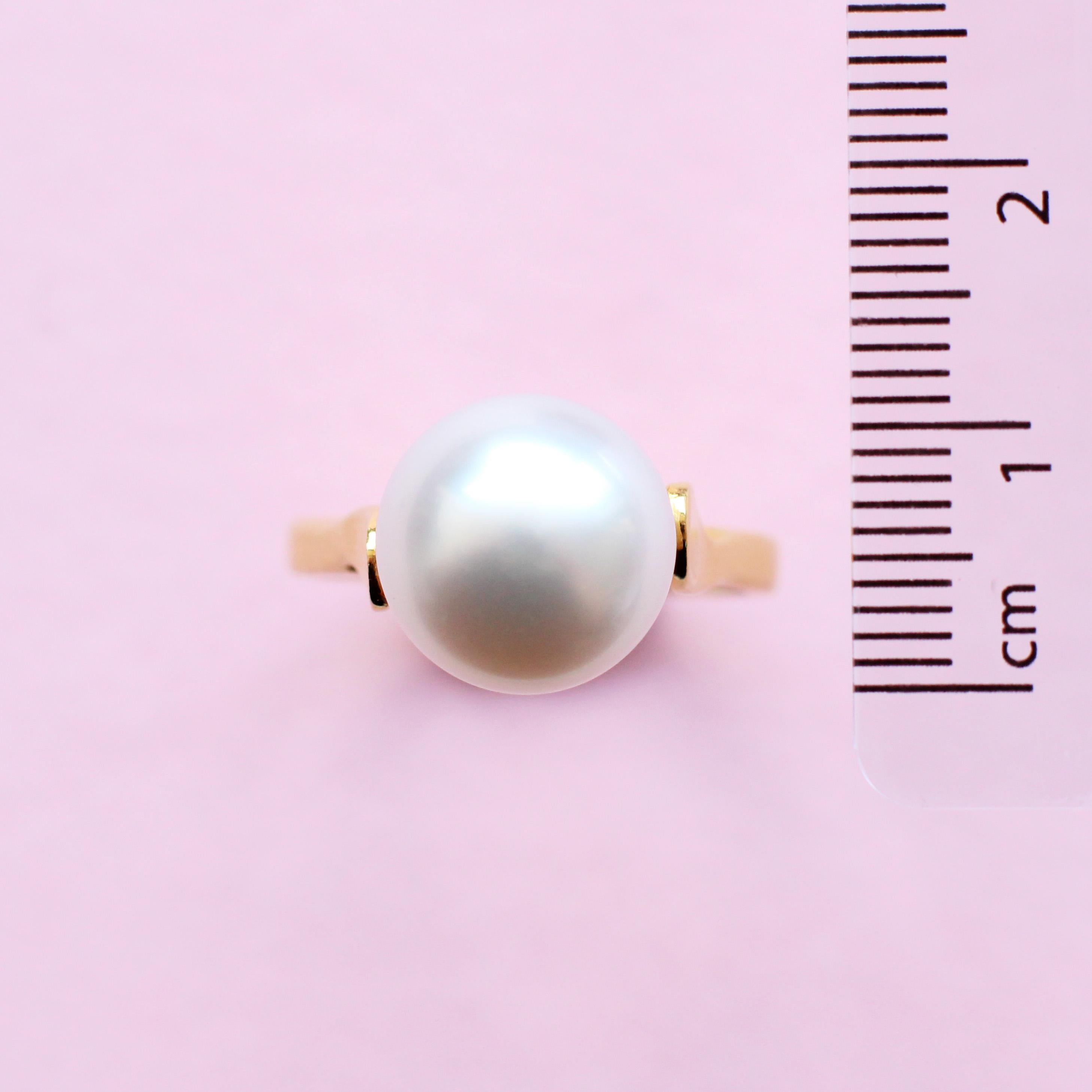 Women's or Men's One of a Kind White Pearl and Yellow Gold Ring For Sale