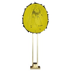 Sculpture unique en son genre en cuir jaune et noir et laiton, France