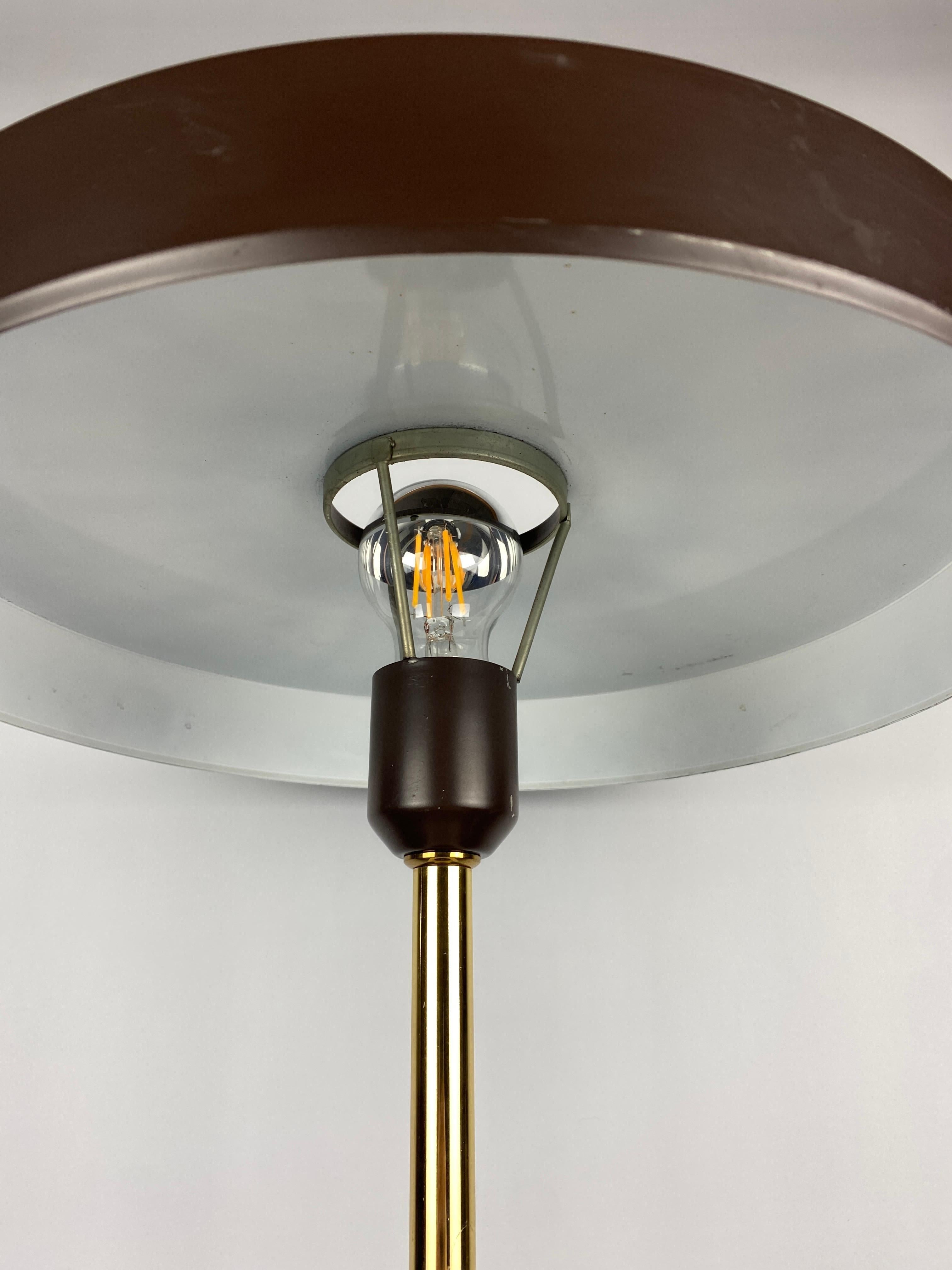 1 de 8 lampes de bureau marron et or Timor 69 de Louis Kalff pour Philips, 1970 en vente 1