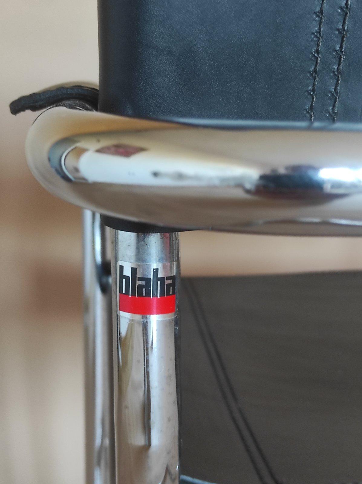 One Of Four Mart Stam Leather  Cantilever Chair By BLAHA Austria 1960s For Sale 3