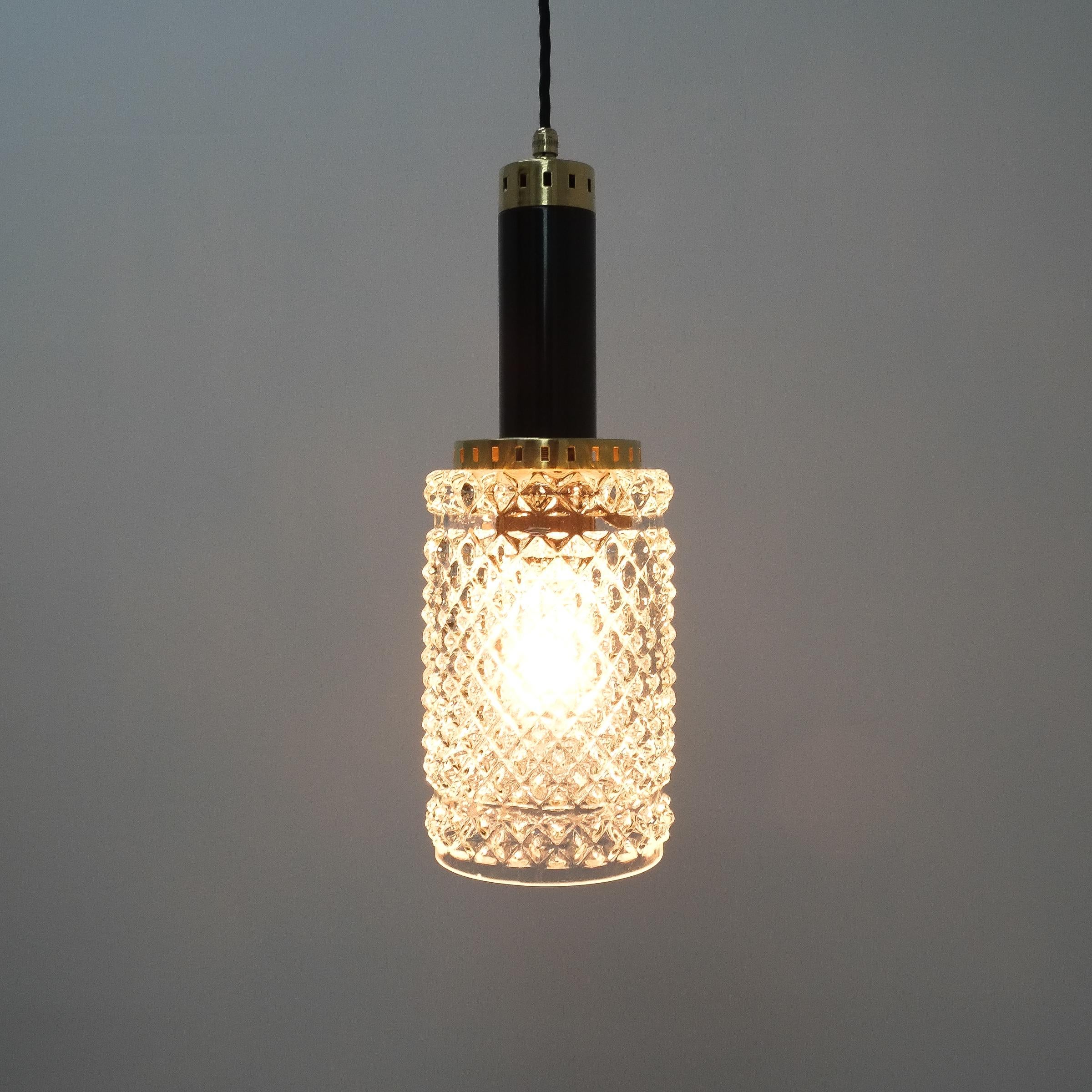 Italian One of Four Pendant Lamps Crystal Glass attributed to Stilnovo, circa 1962 For Sale