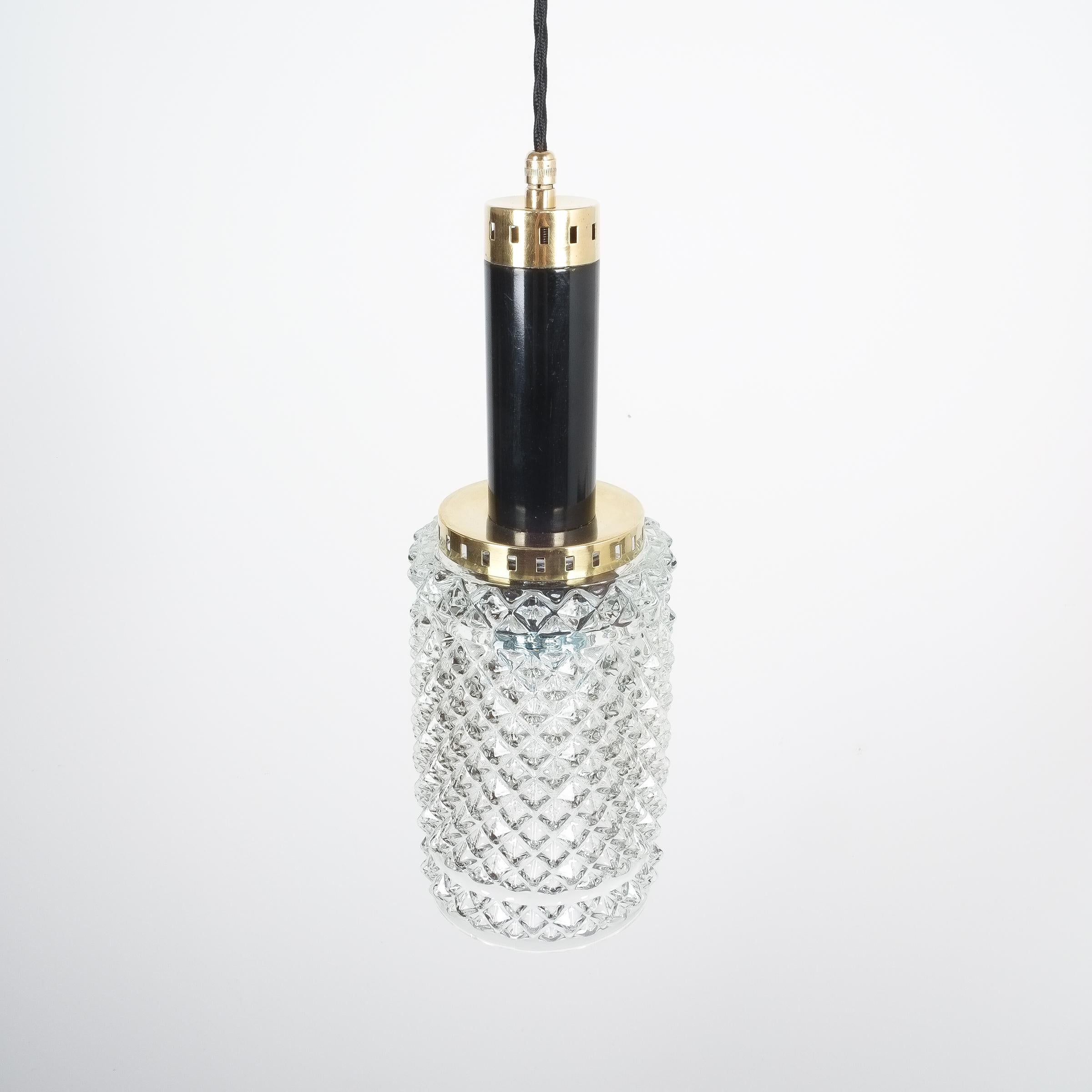 Lacquered One of Four Pendant Lamps Crystal Glass attributed to Stilnovo, circa 1962 For Sale