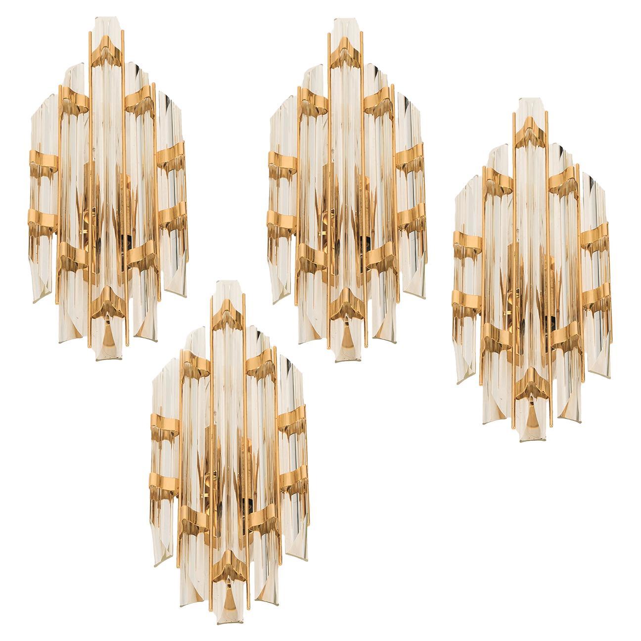 Mid-Century Modern L'une des quatre appliques de style Venini en verre de Murano et laiton, Italie en vente