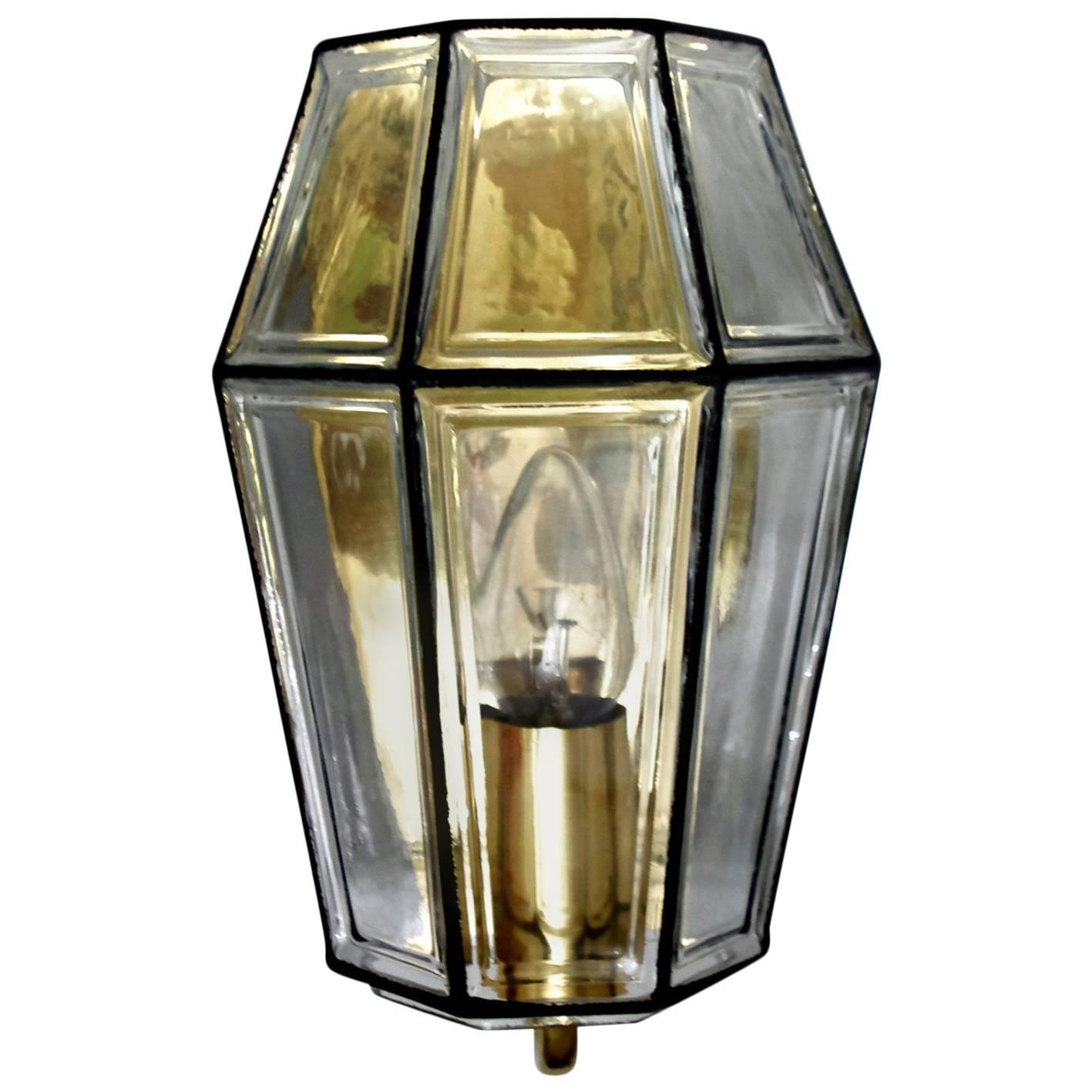 Una delle lampade a parete in vetro moderniste tedesche degli anni '60