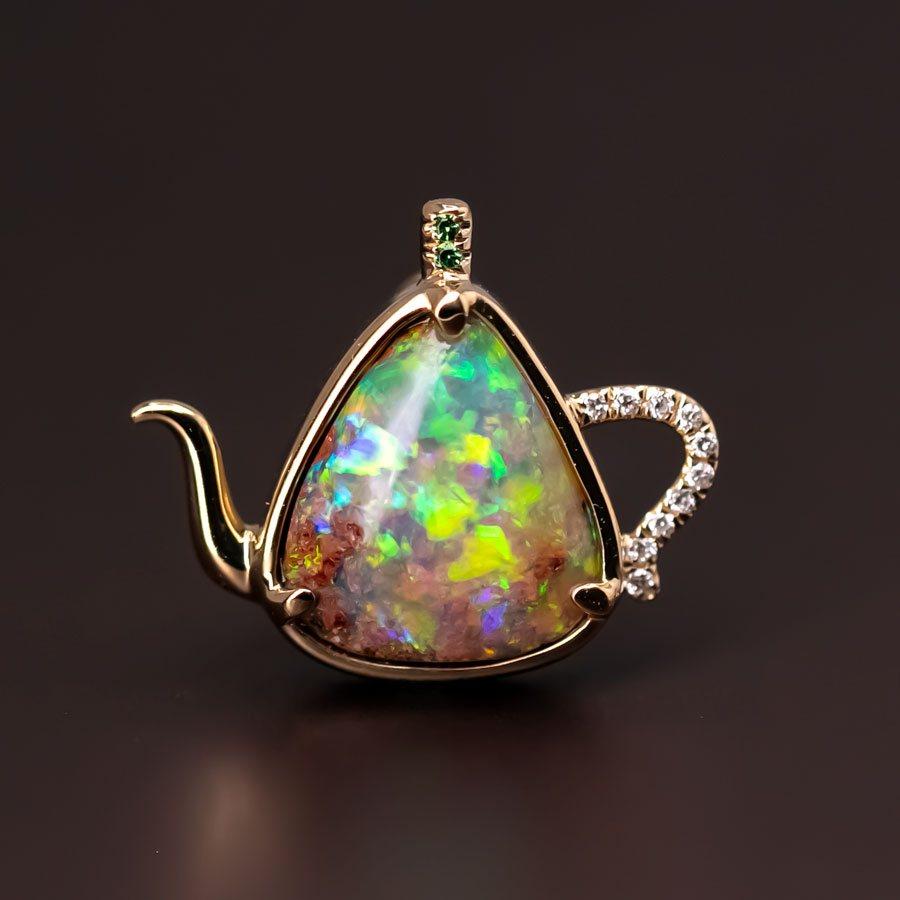 One of Kind Teapot Design Mexican Fire Opal & Diamond, Tsavorite Pendant Necklace 18K Yellow Gold.


Expédition nationale gratuite par USPS First Class ! Sac ou boîte cadeau gratuit avec chaque commande !

L'opale, la reine des pierres précieuses,