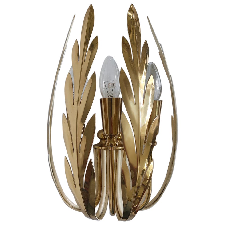 Un des... Large applique murale Hollywood Regency German Vintage Brass Leaves Wall Light Sconce