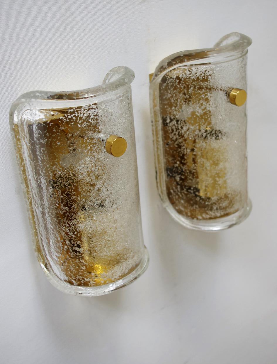 Einer der... Seltene deutsche Vintage-Wandleuchten aus geblasenem Glas, 1960er Jahre (Moderne der Mitte des Jahrhunderts) im Angebot