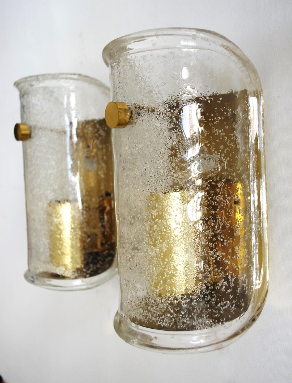 Einer der... Seltene deutsche Vintage-Wandleuchten aus geblasenem Glas, 1960er Jahre (Deutsch) im Angebot