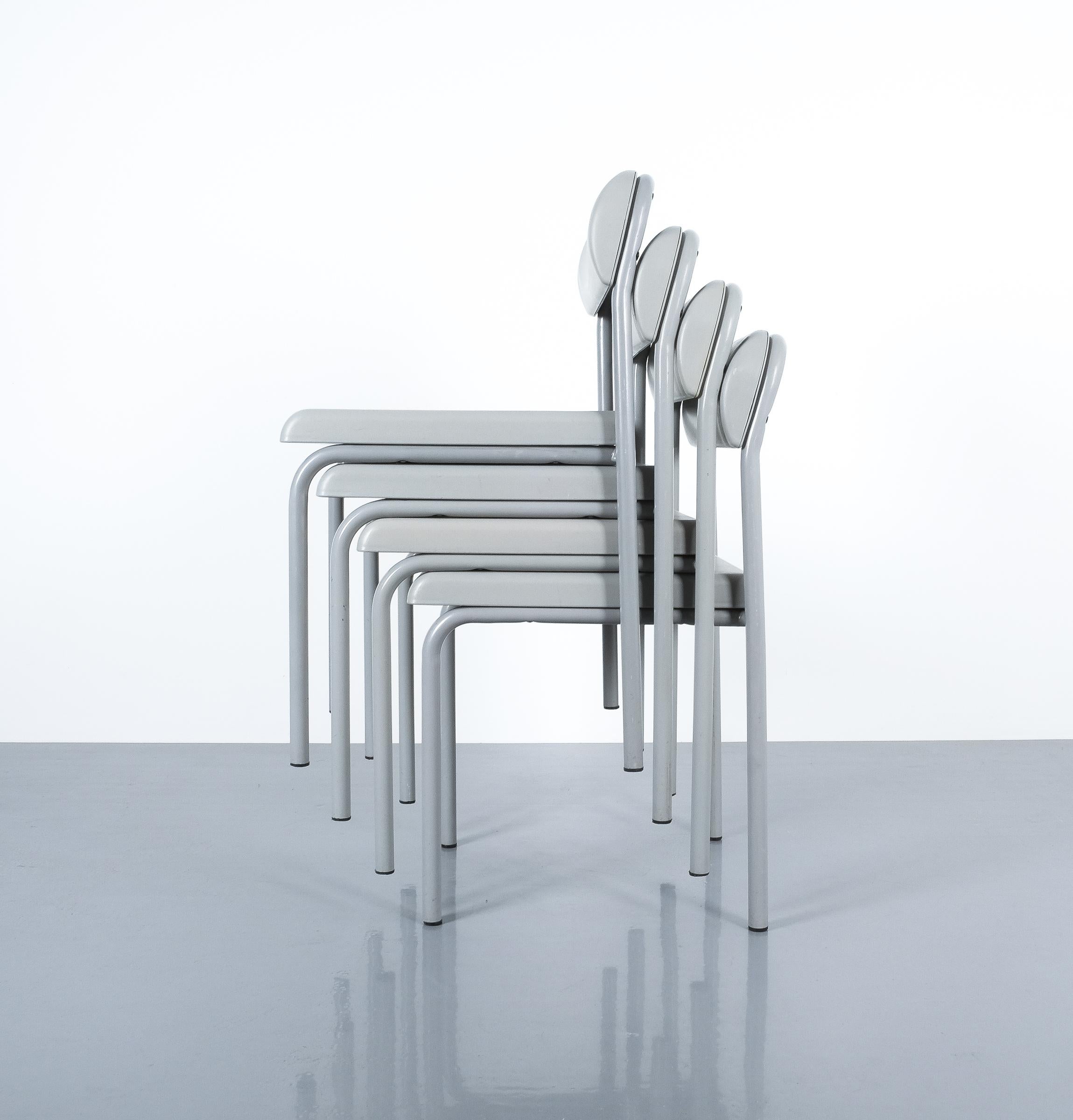 Ettore Sottsass Griechische Stühle, einer von sieben grauen Bieffeplast-Stühlen, Italien, 1980 im Angebot 6