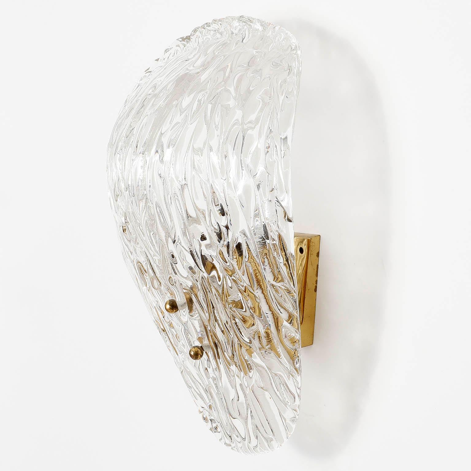 Austrian One of Six J.T. Kalmar Wall Lamps Sconces 'Vongola', Brass Textured Glass, 1960s