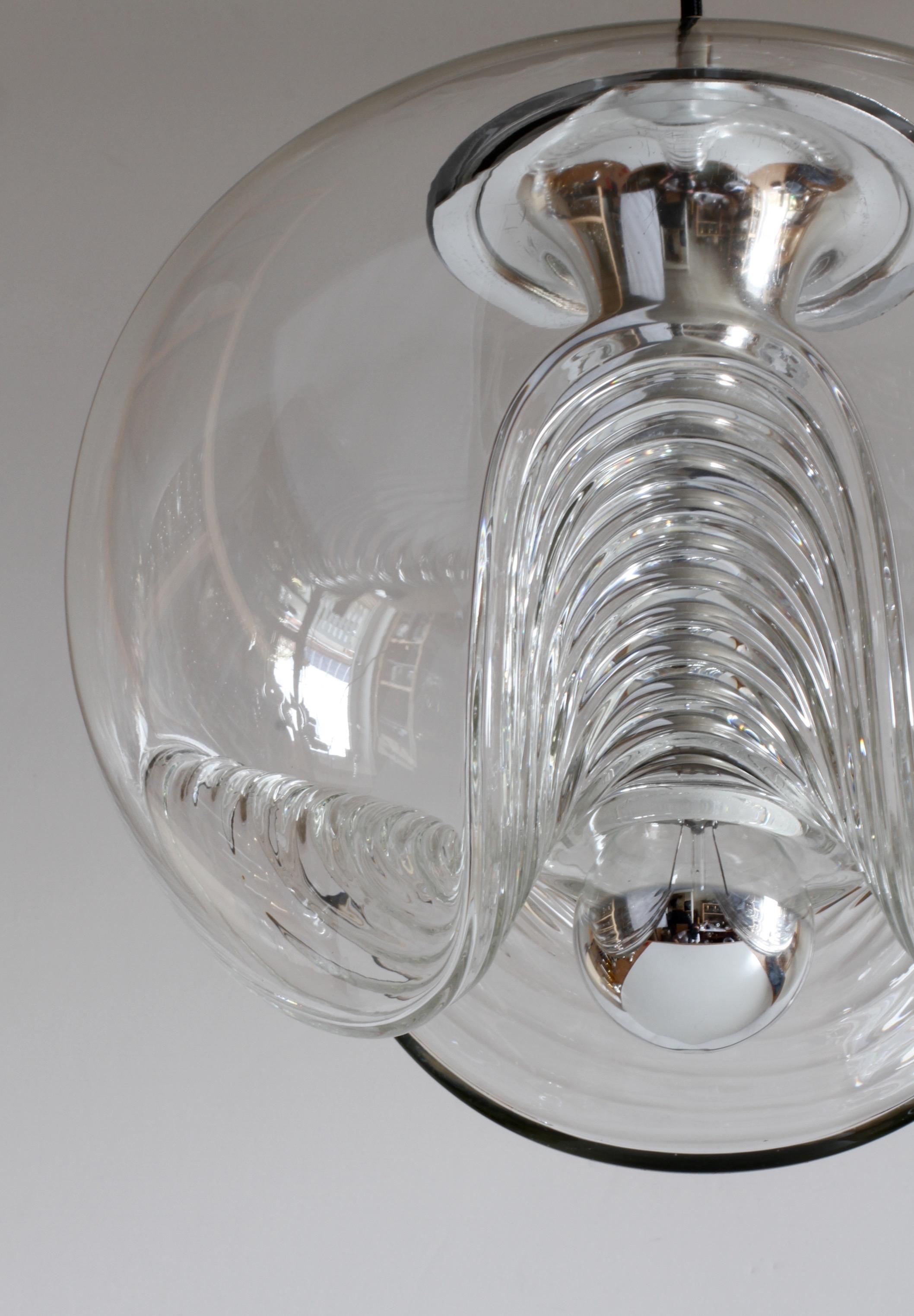 One of Ten Peill & Putzler Large Biomorphic Clear Glass & Chrome Pendant Lights For Sale 4