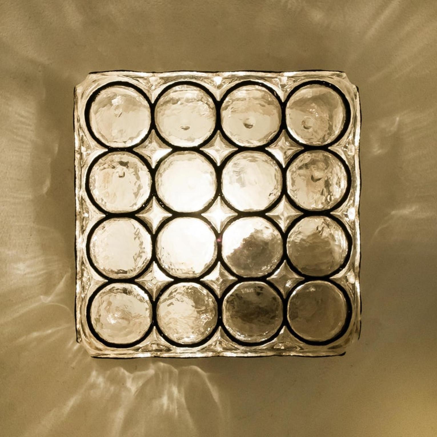 Peint L'une des huit colonnes lumineuses carrées en fer et verre de Limburg, années 1960 en vente