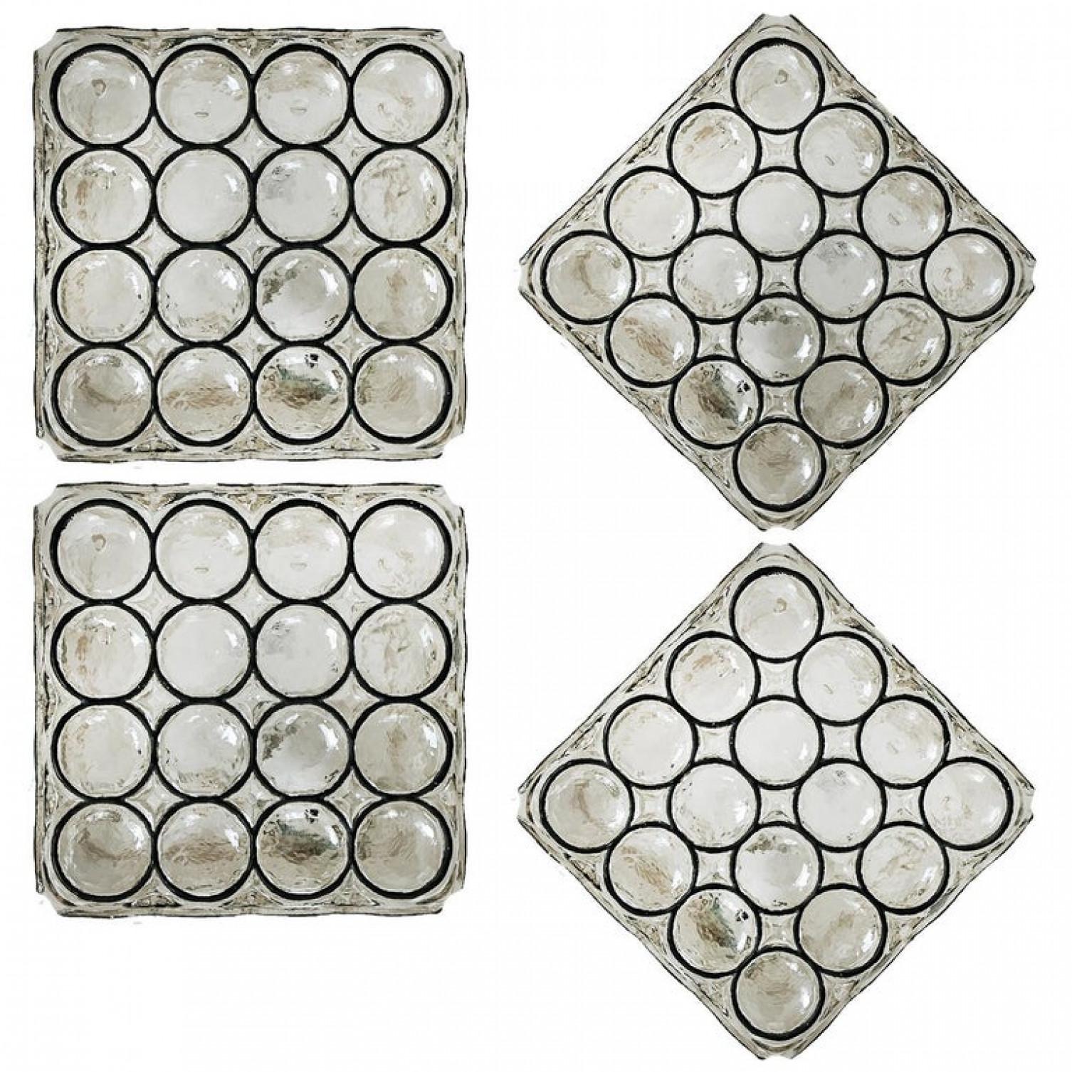 Métal L'une des huit colonnes lumineuses carrées en fer et verre de Limburg, années 1960 en vente