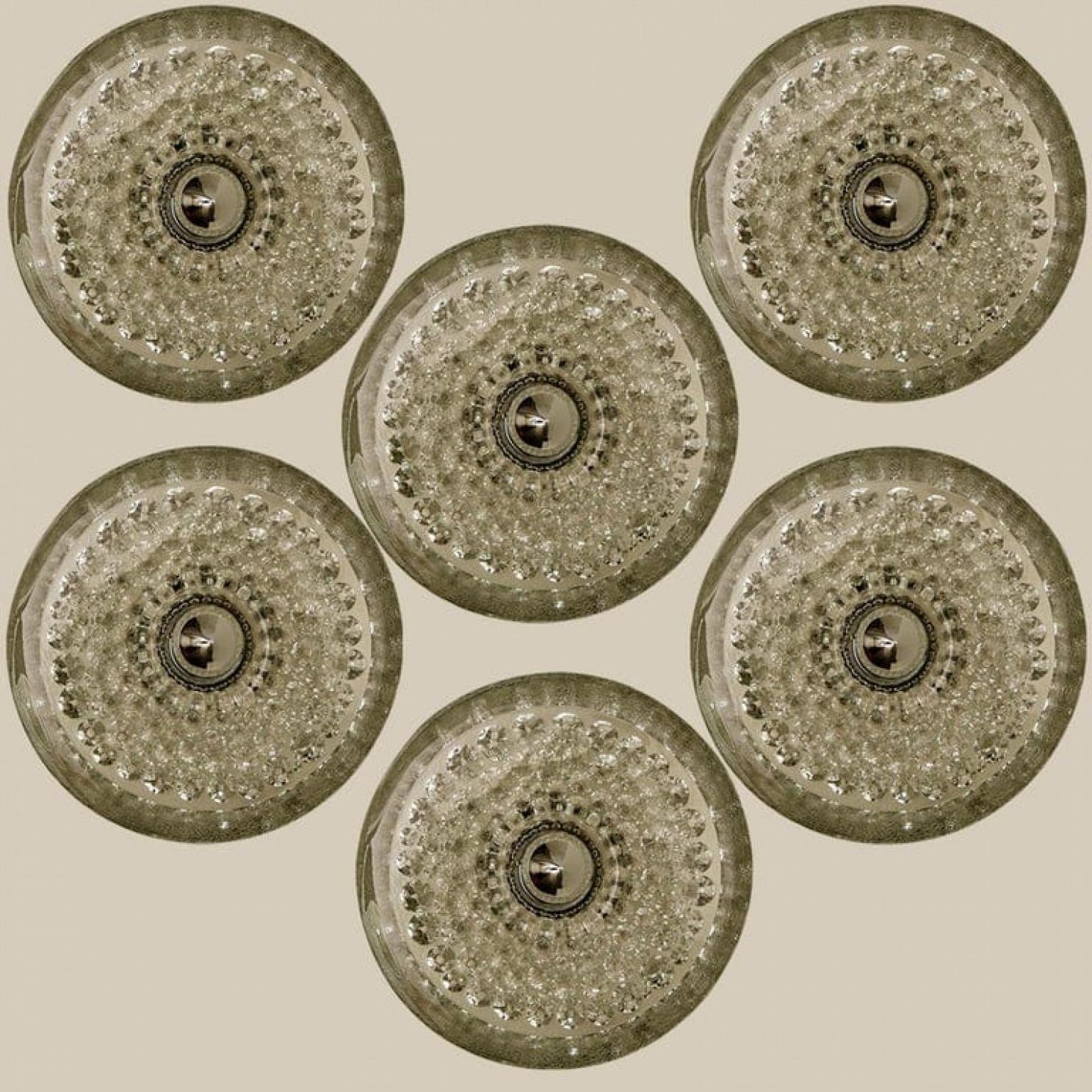 Eine der fünf Putzler Wall Lights, skulpturales Glas und Chrom, 1970er Jahre im Angebot 3
